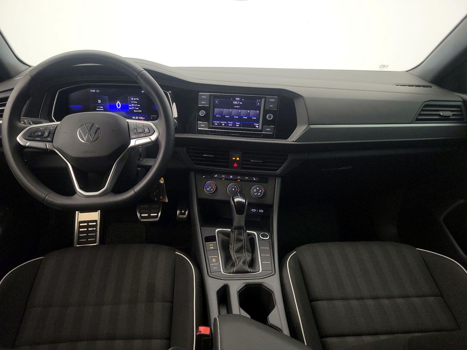 Thumbnail: 2024 Volkswagen Jetta - 9