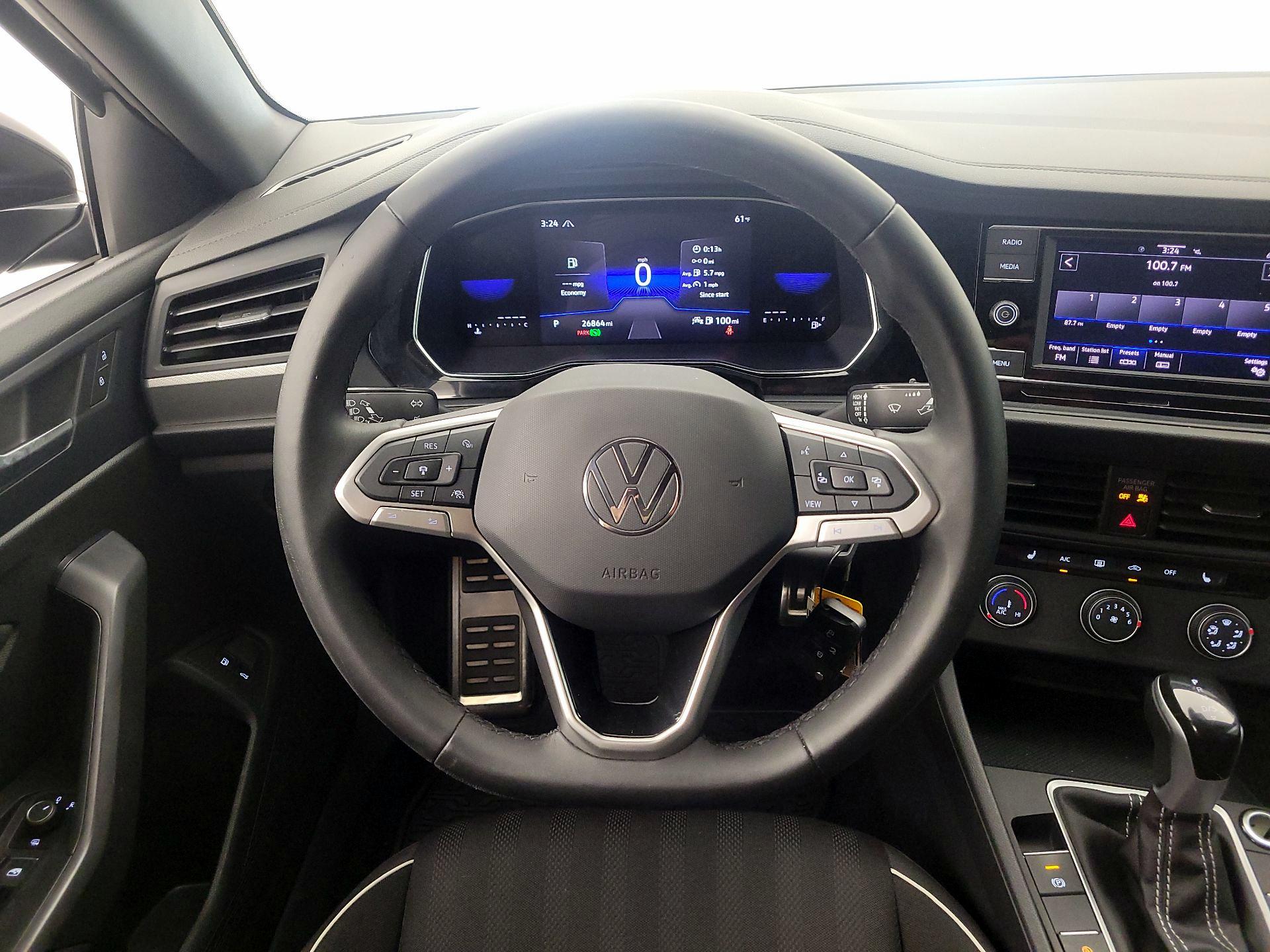 Thumbnail: 2024 Volkswagen Jetta - 10