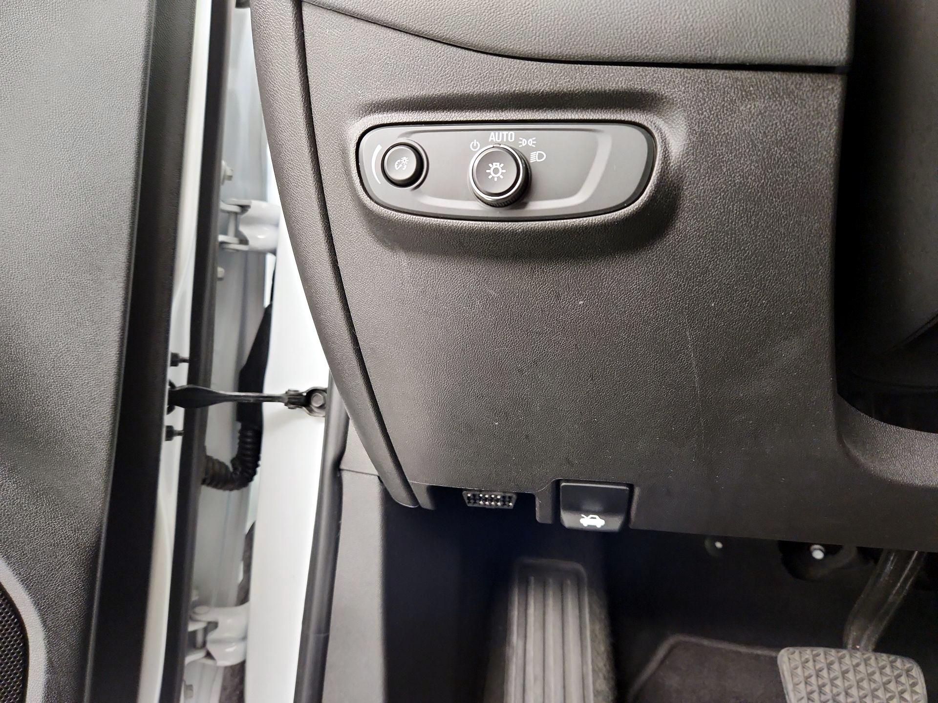 Thumbnail: 2022 Chevrolet Equinox - 13