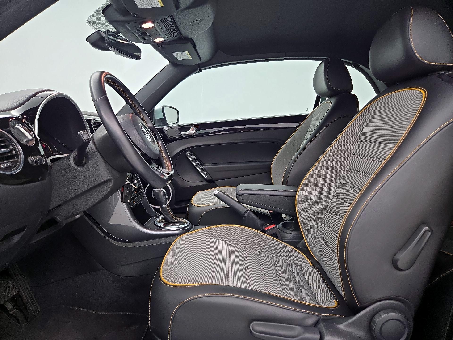 Thumbnail: 2017 Volkswagen Beetle - 11