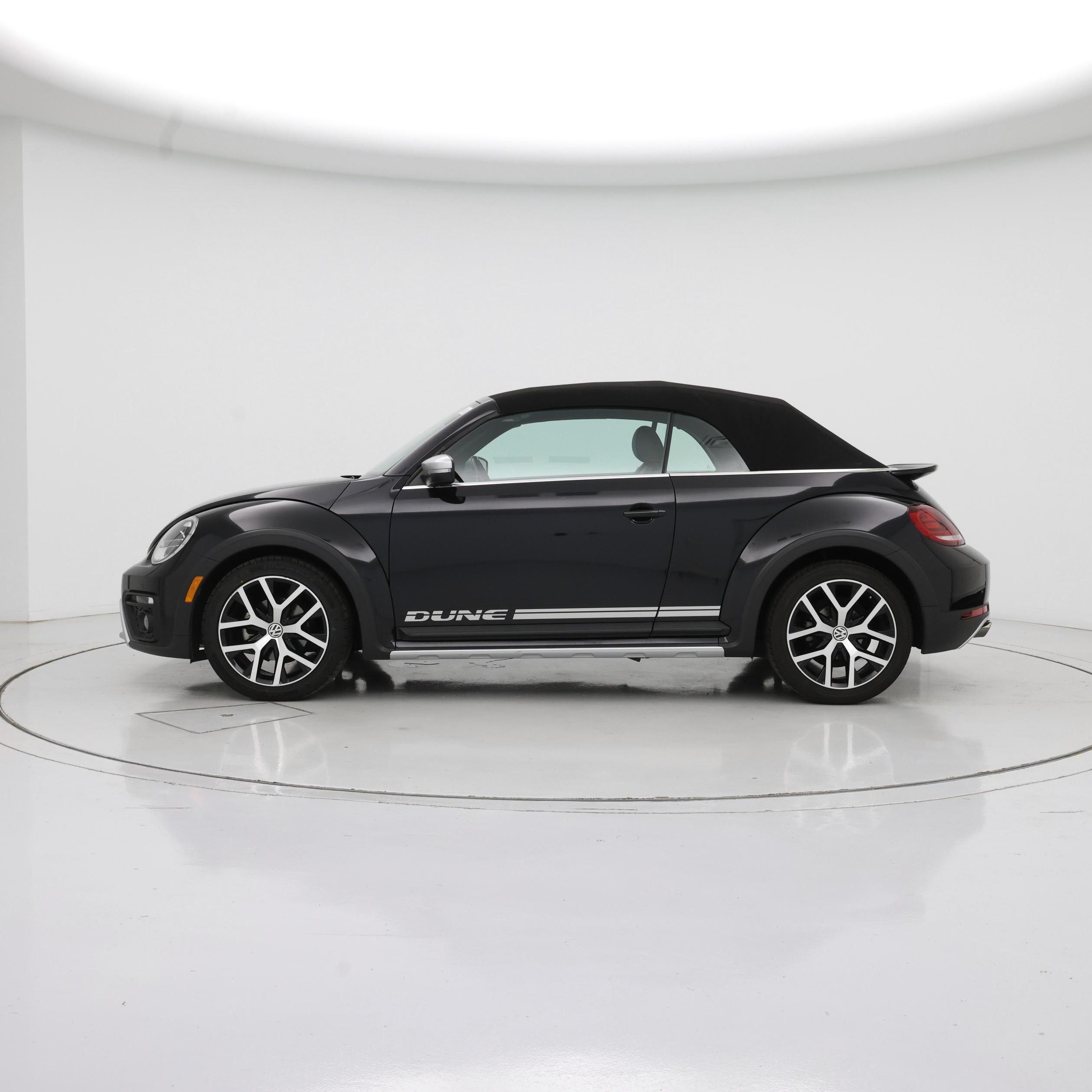 Thumbnail: 2017 Volkswagen Beetle - 3