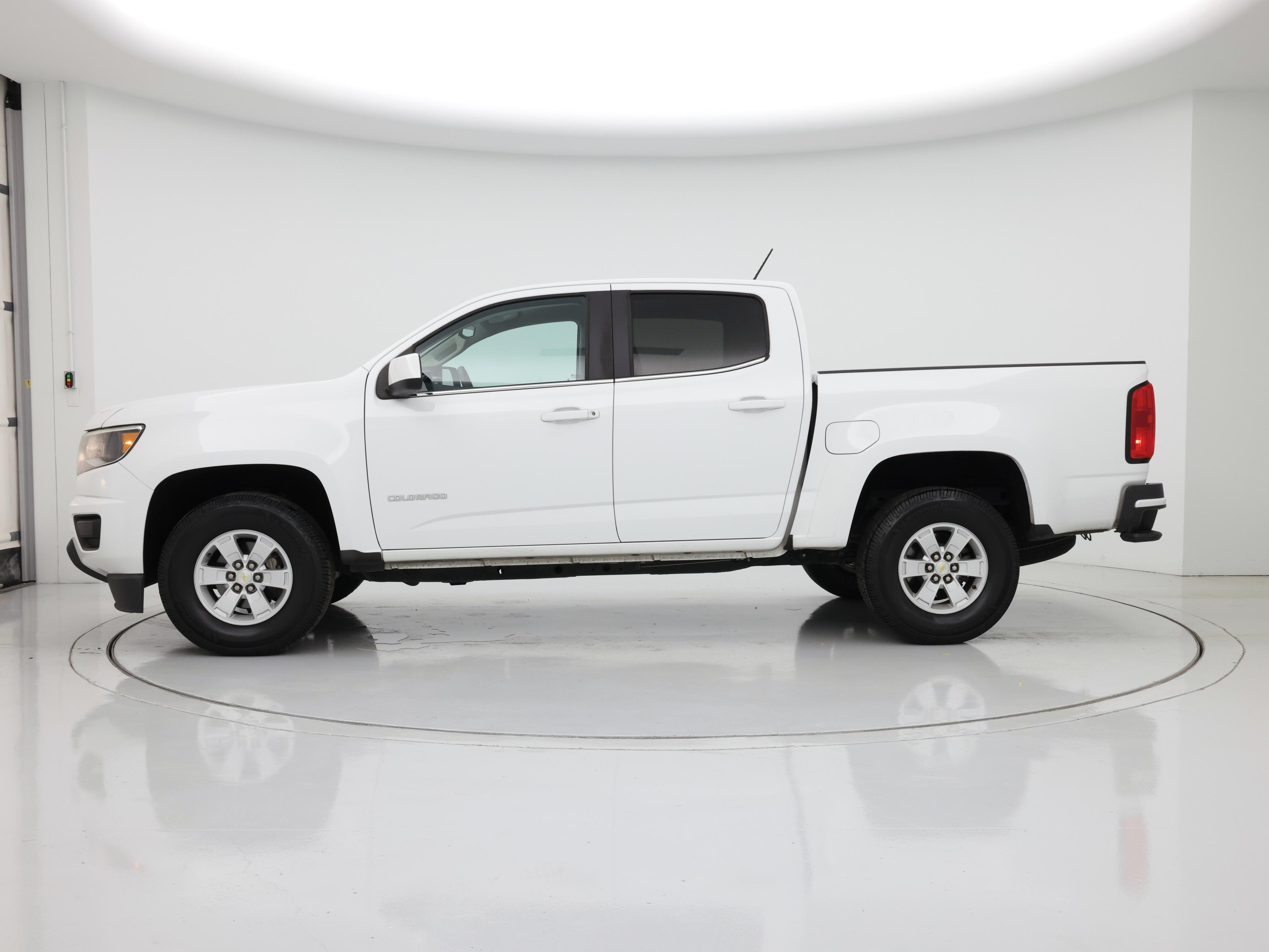 Thumbnail: 2020 Chevrolet Colorado - 3