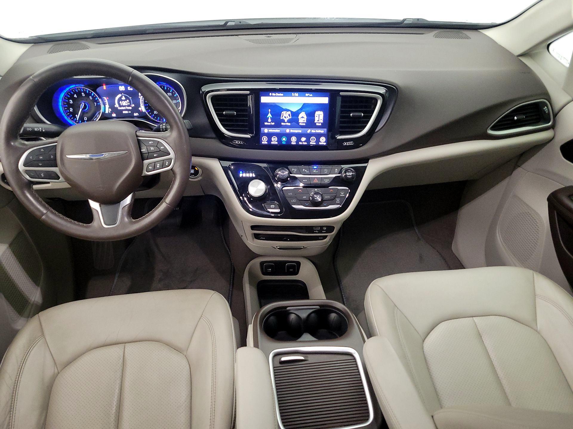 Thumbnail: 2020 Chrysler Pacifica - 9