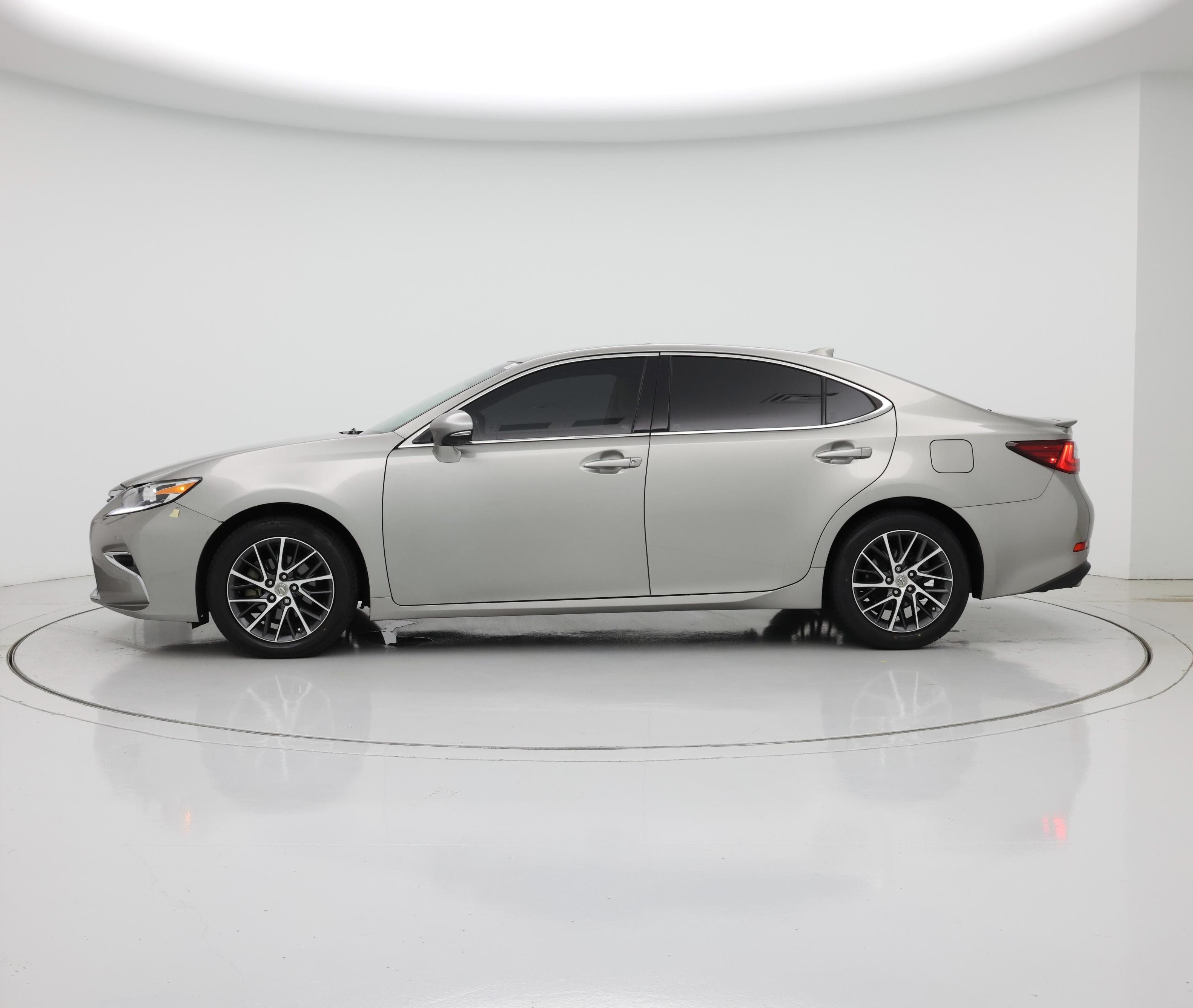 Thumbnail: 2017 Lexus ES - 3