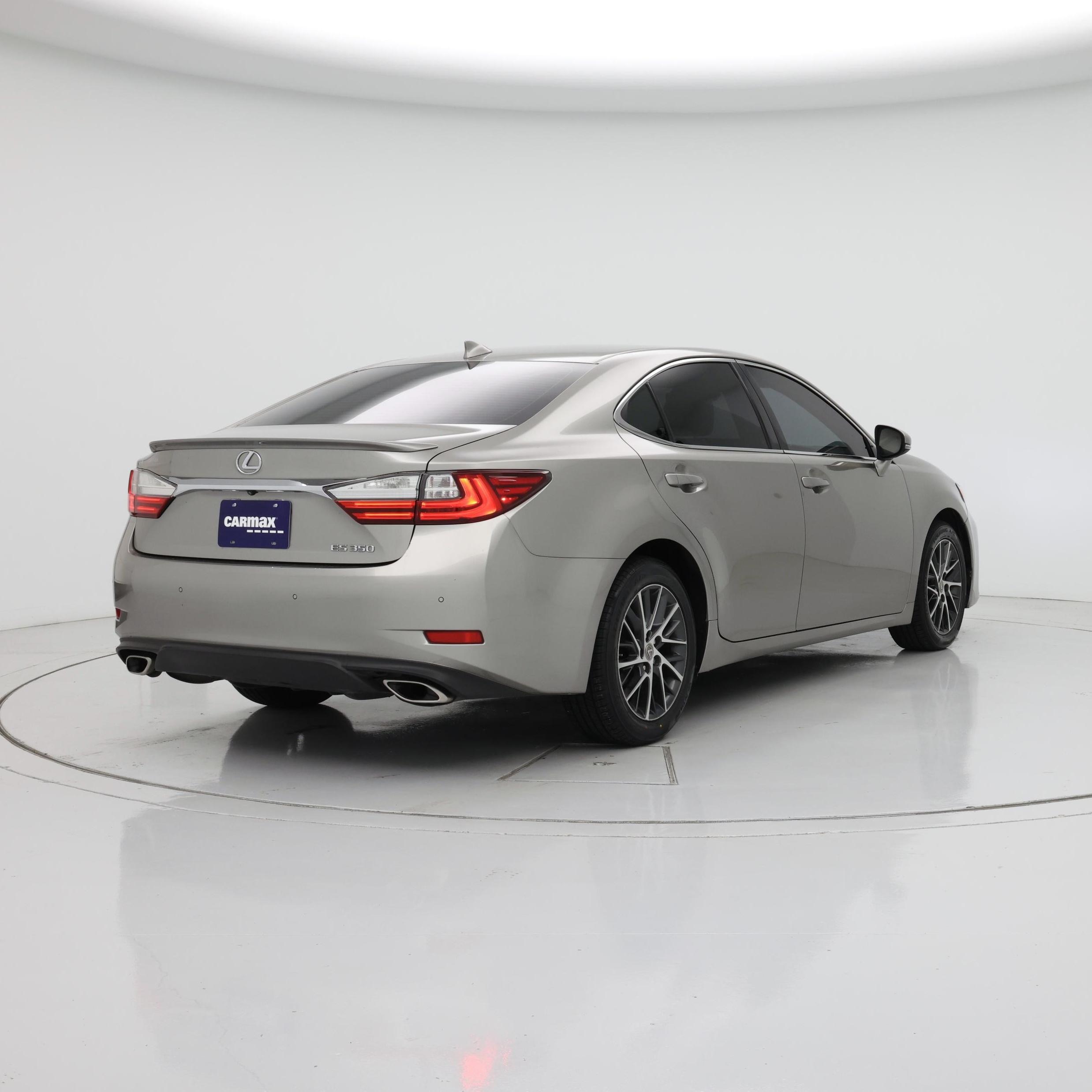 Thumbnail: 2017 Lexus ES - 8