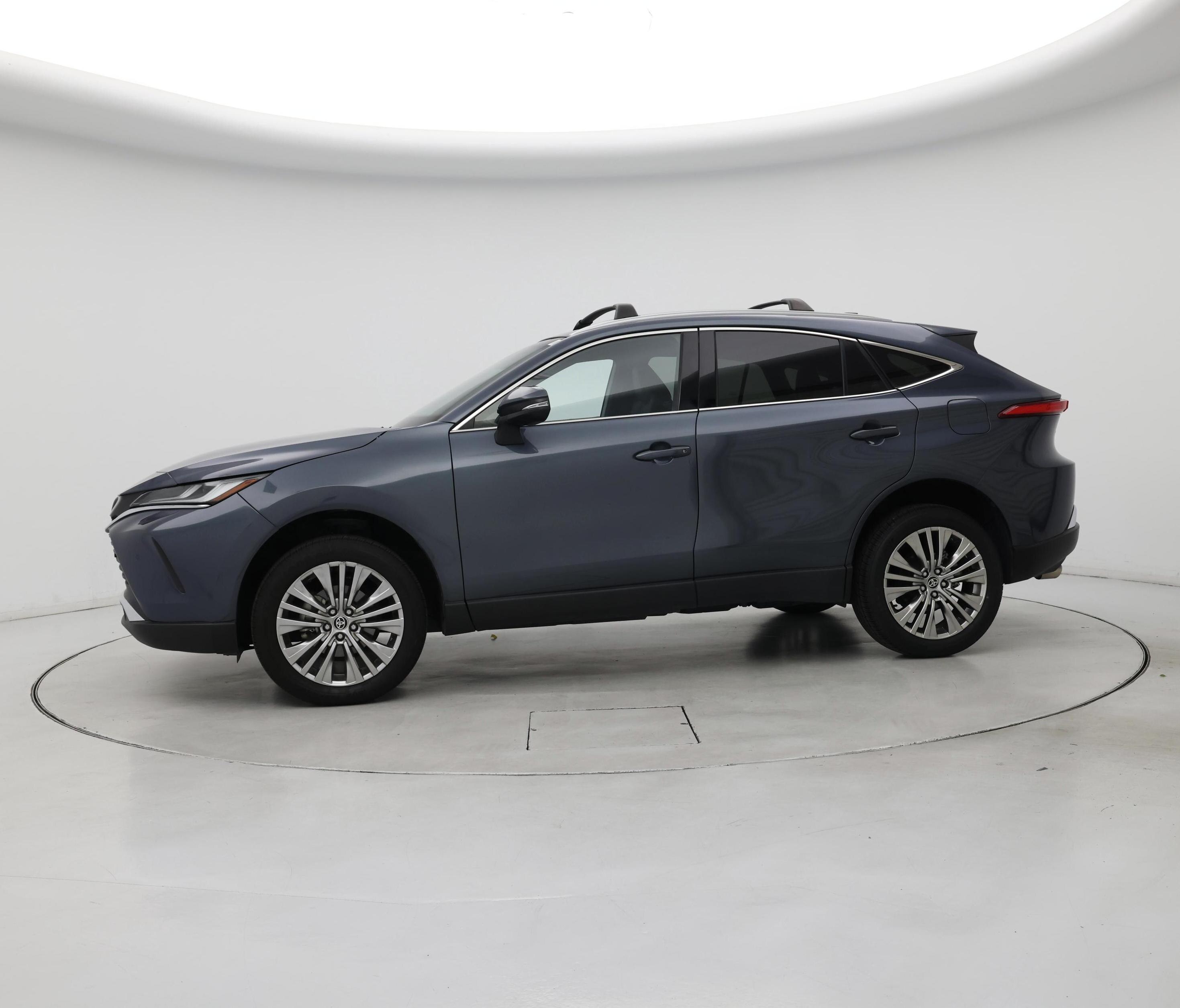 Thumbnail: 2023 Toyota Venza - 3