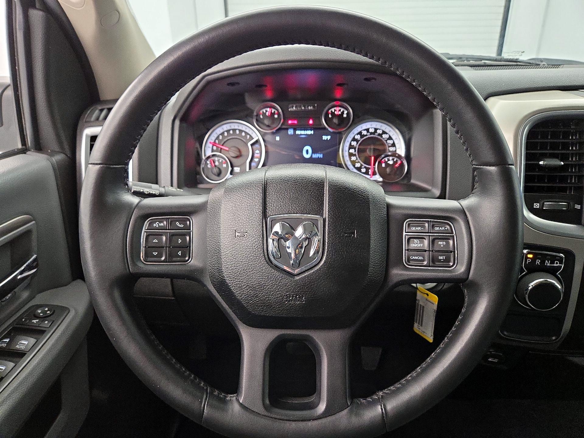 Thumbnail: 2019 RAM 1500 Classic - 10