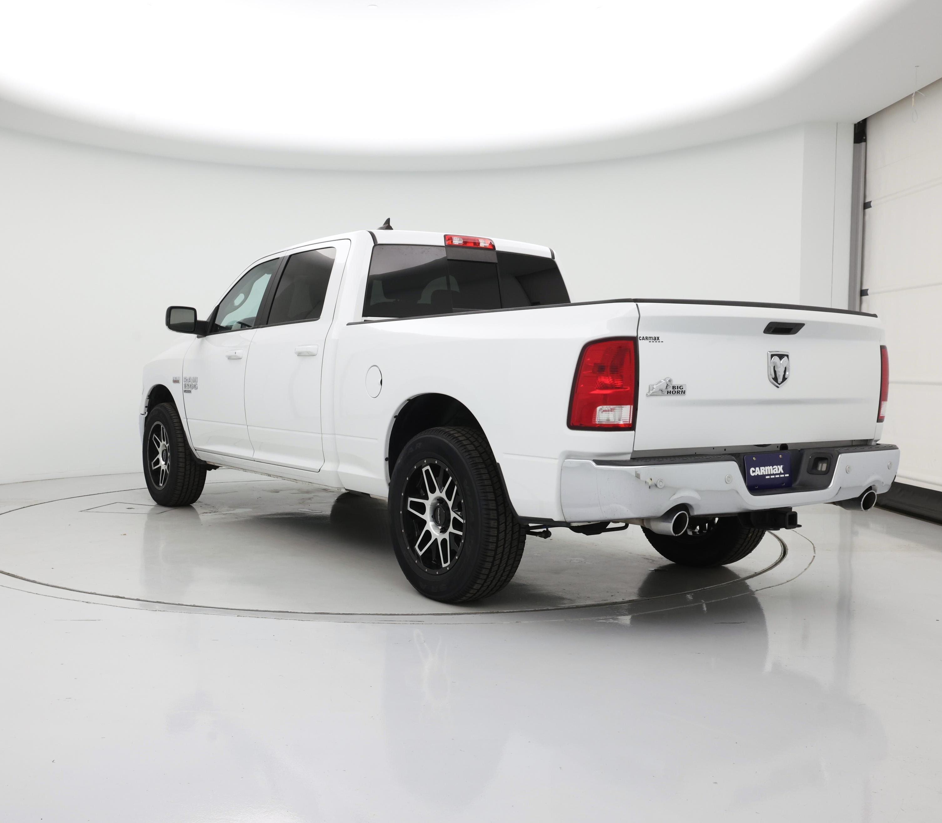 Thumbnail: 2019 RAM 1500 Classic - 2