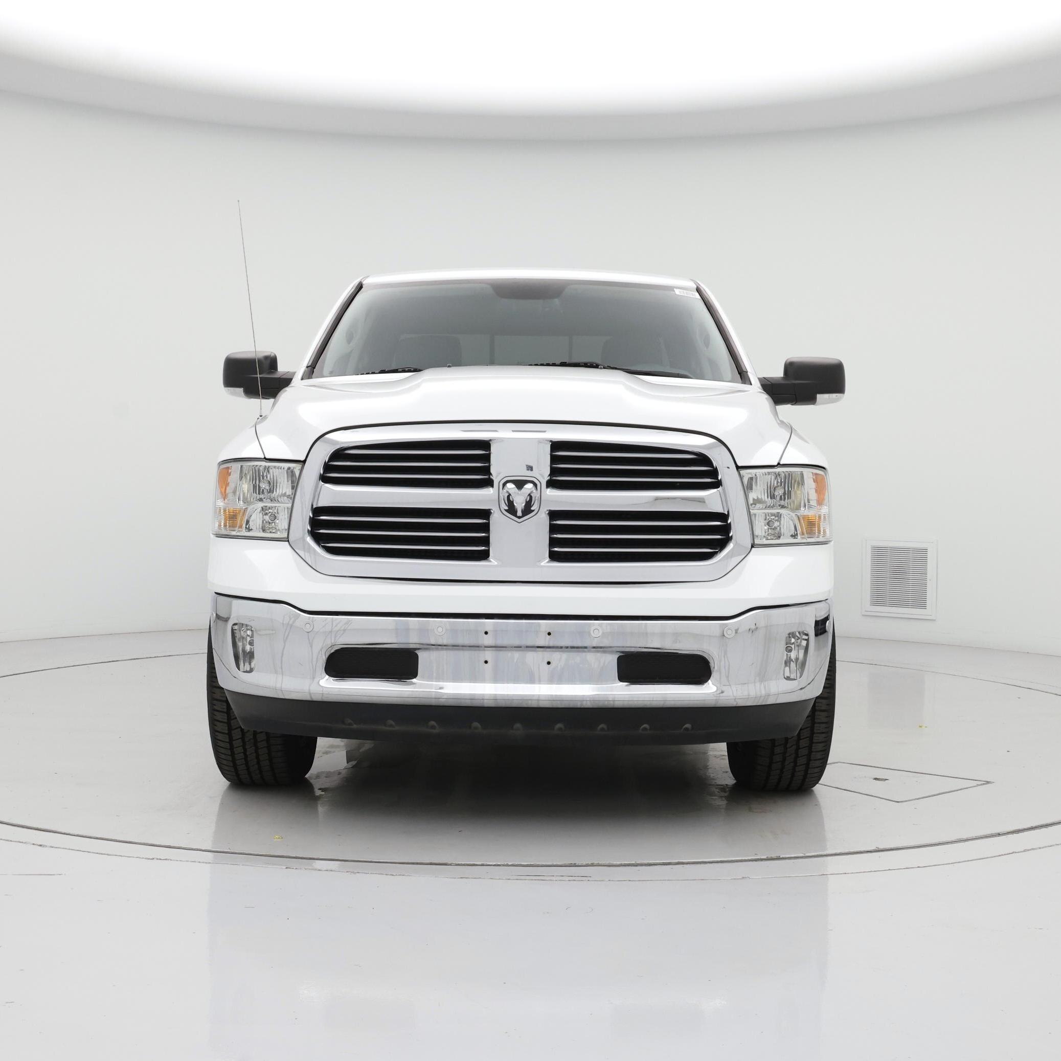 Thumbnail: 2019 RAM 1500 Classic - 5