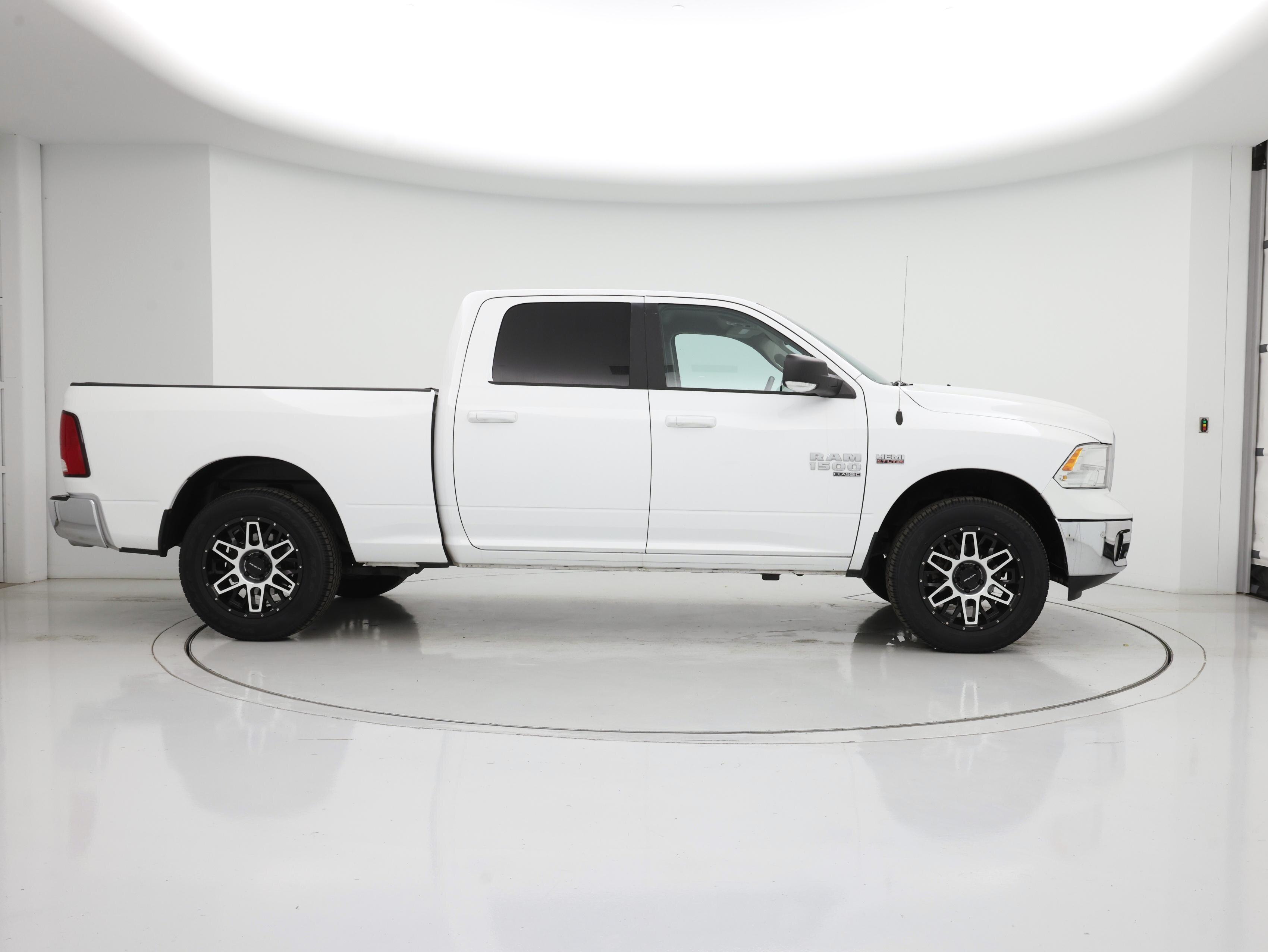 Thumbnail: 2019 RAM 1500 Classic - 7