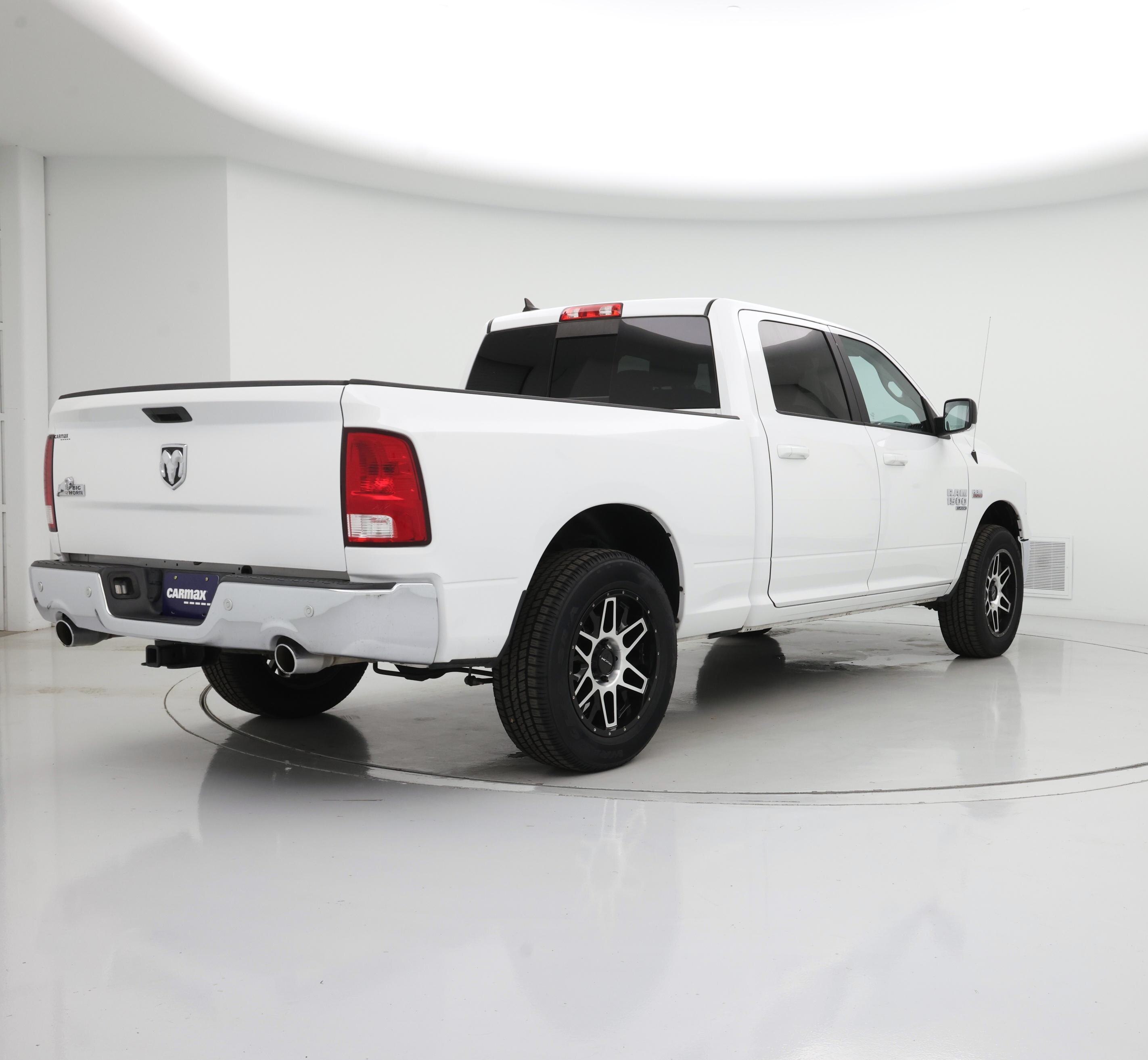 Thumbnail: 2019 RAM 1500 Classic - 8