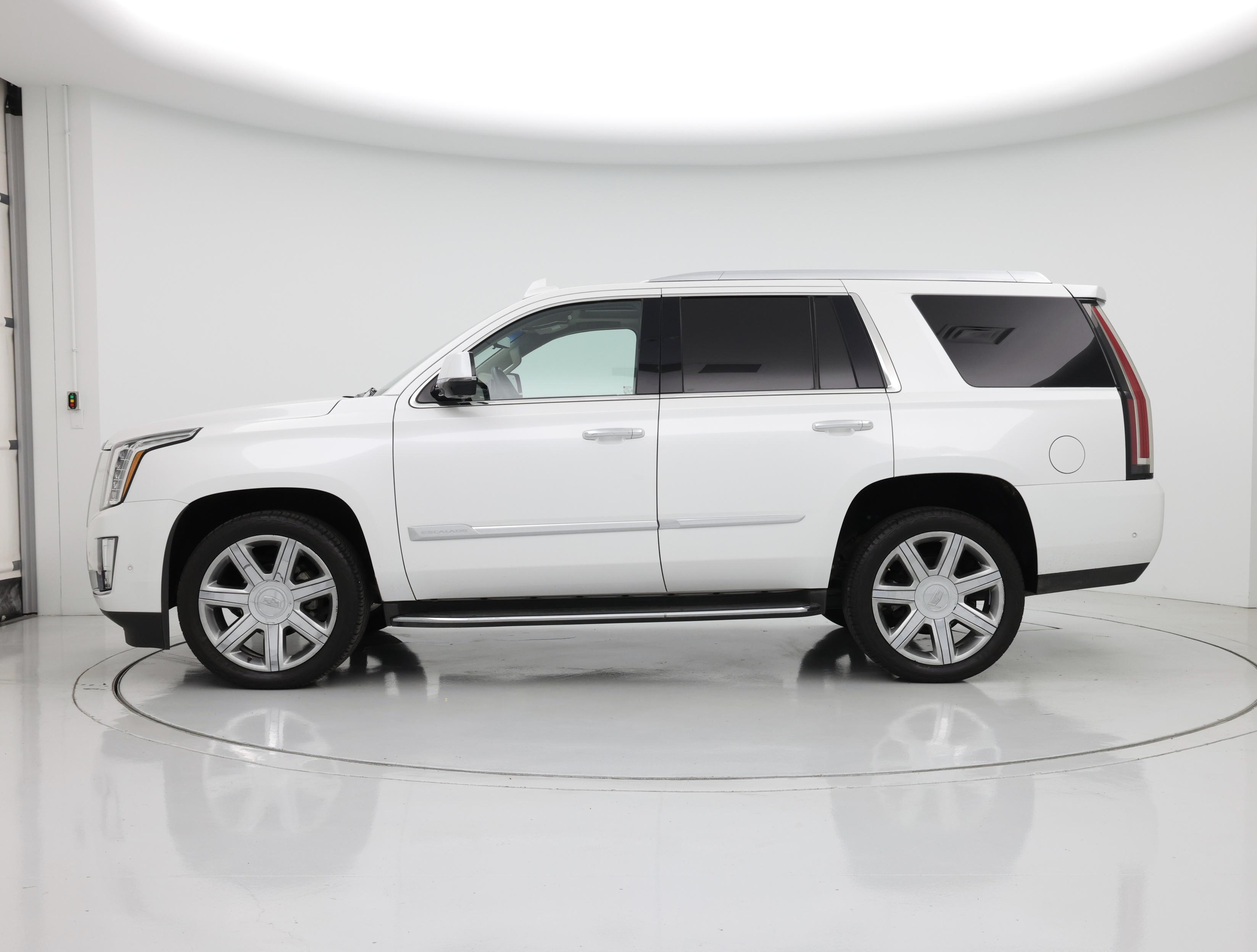 Thumbnail: 2018 Cadillac Escalade - 3