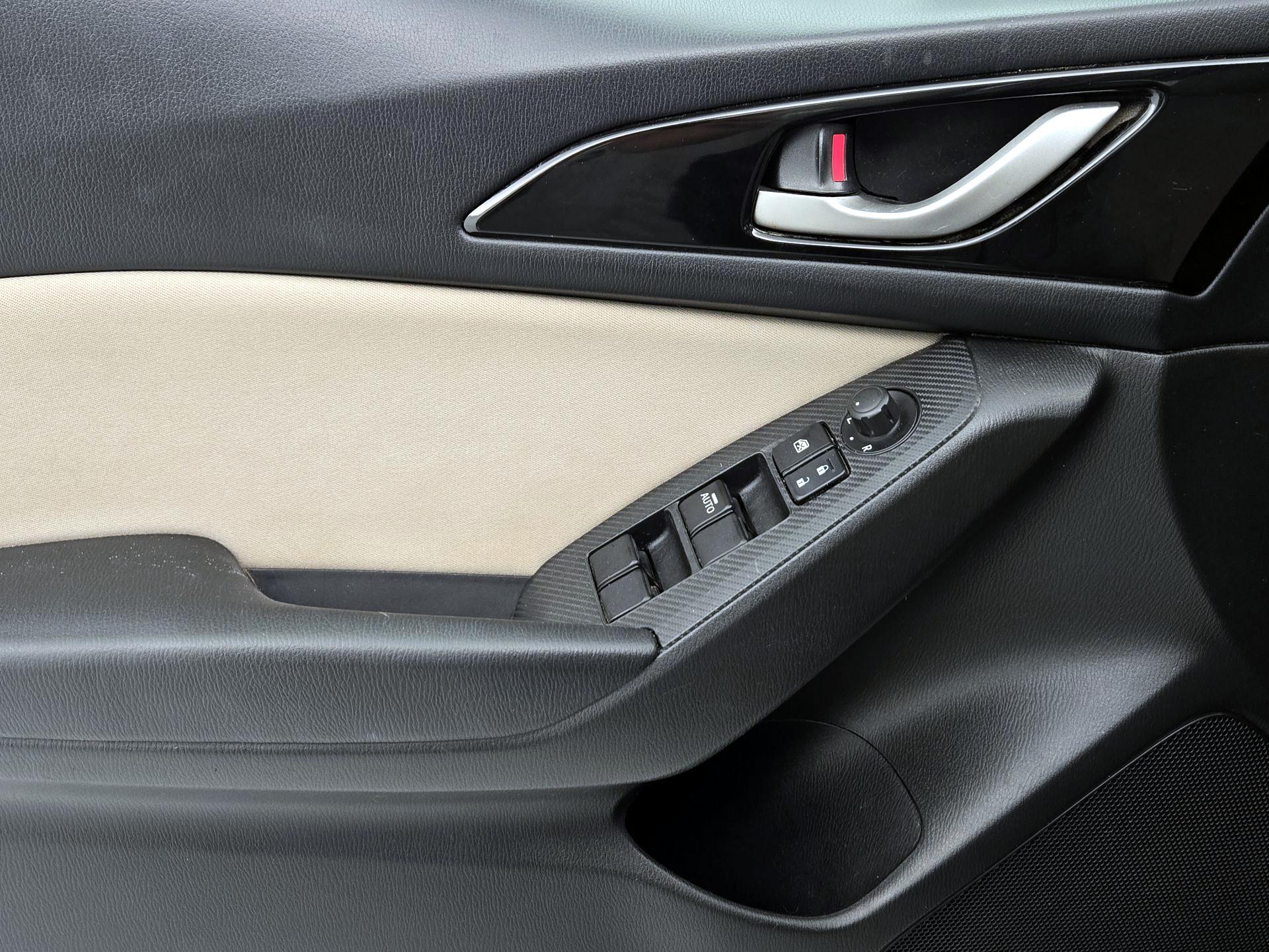 Thumbnail: 2015 Mazda Mazda3 - 12