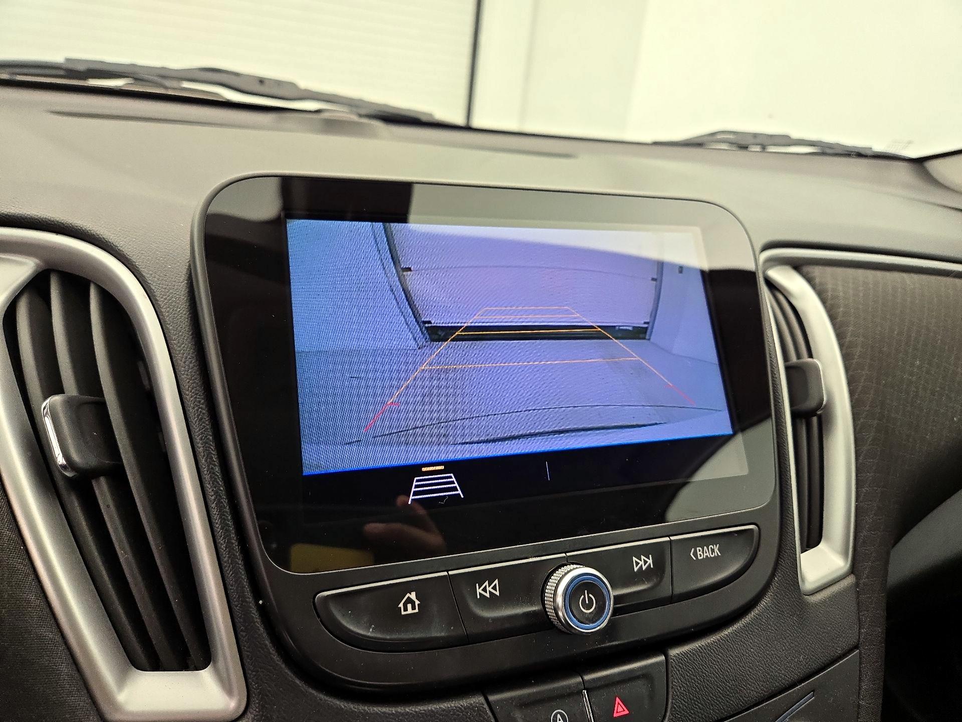 Thumbnail: 2020 Chevrolet Malibu - 14