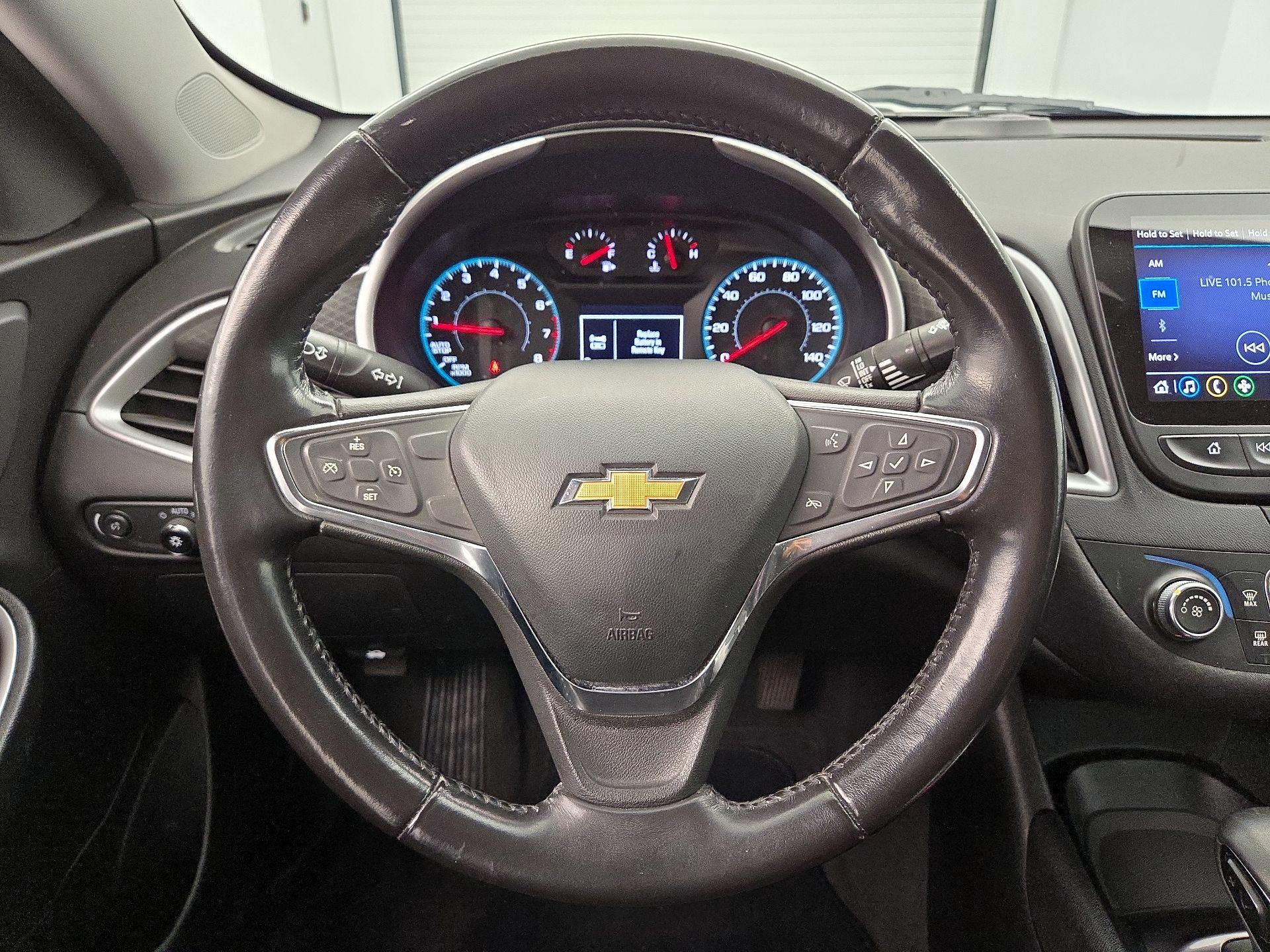 Thumbnail: 2021 Chevrolet Malibu - 10