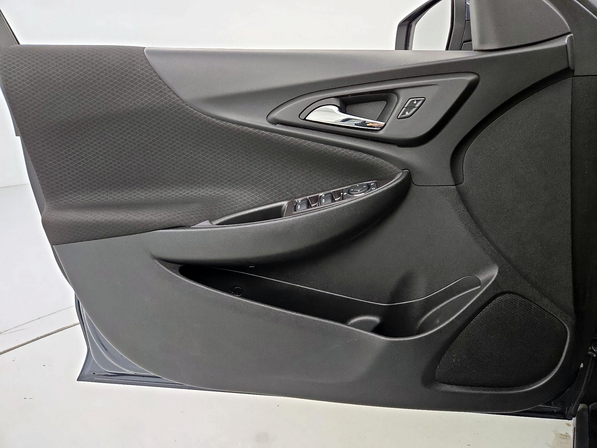 Thumbnail: 2021 Chevrolet Malibu - 12
