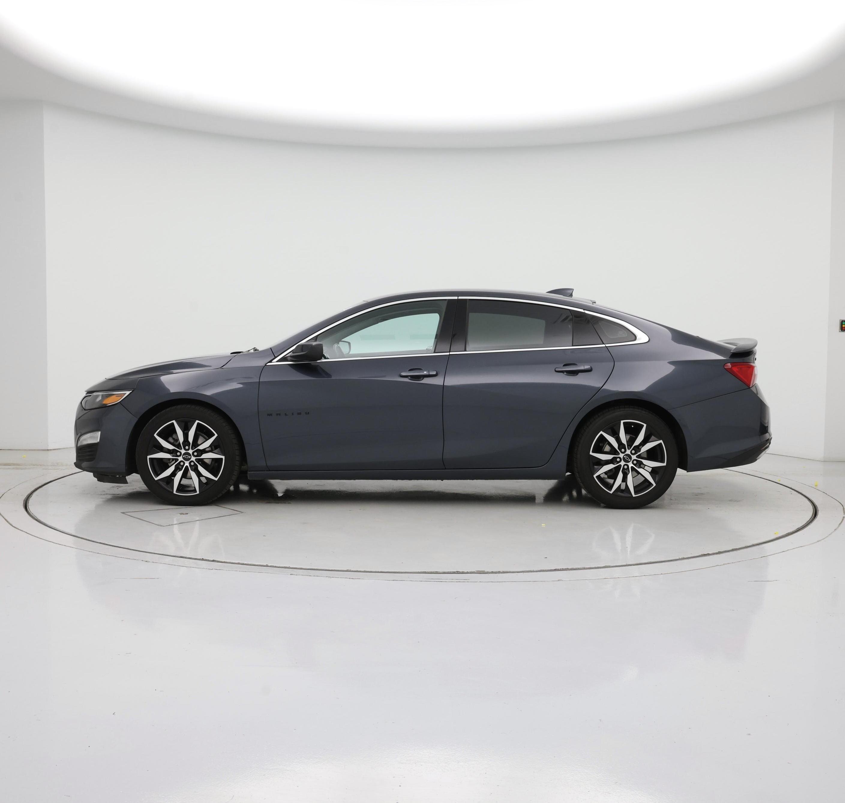 Thumbnail: 2021 Chevrolet Malibu - 3