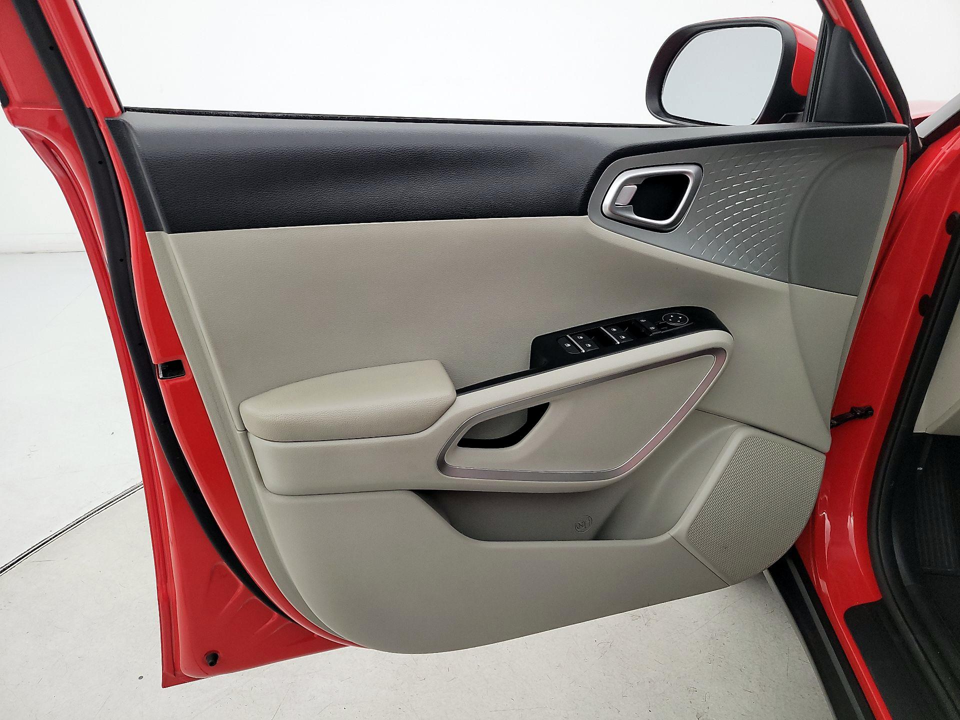 Thumbnail: 2020 Kia Soul - 12