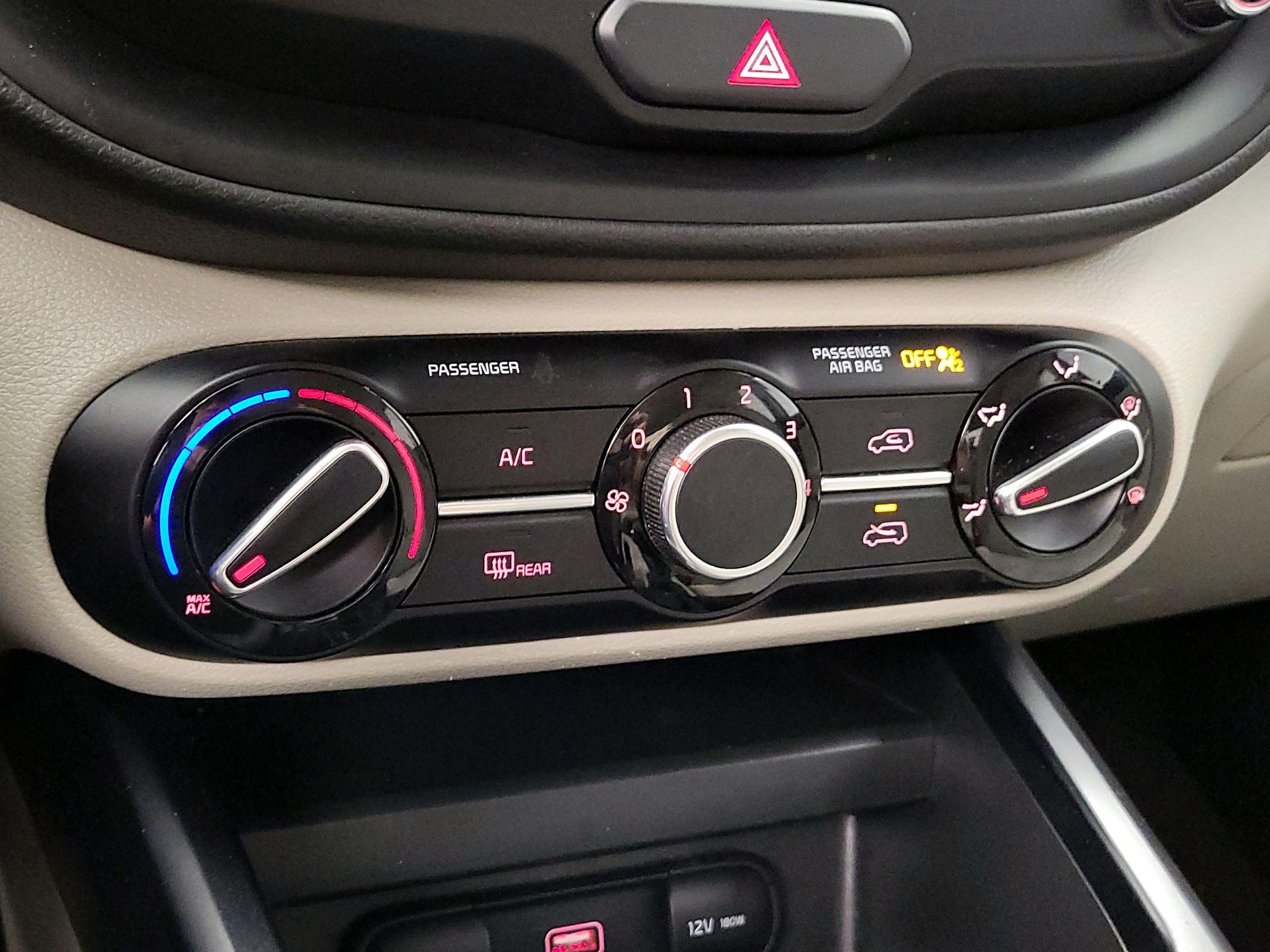 Thumbnail: 2020 Kia Soul - 16