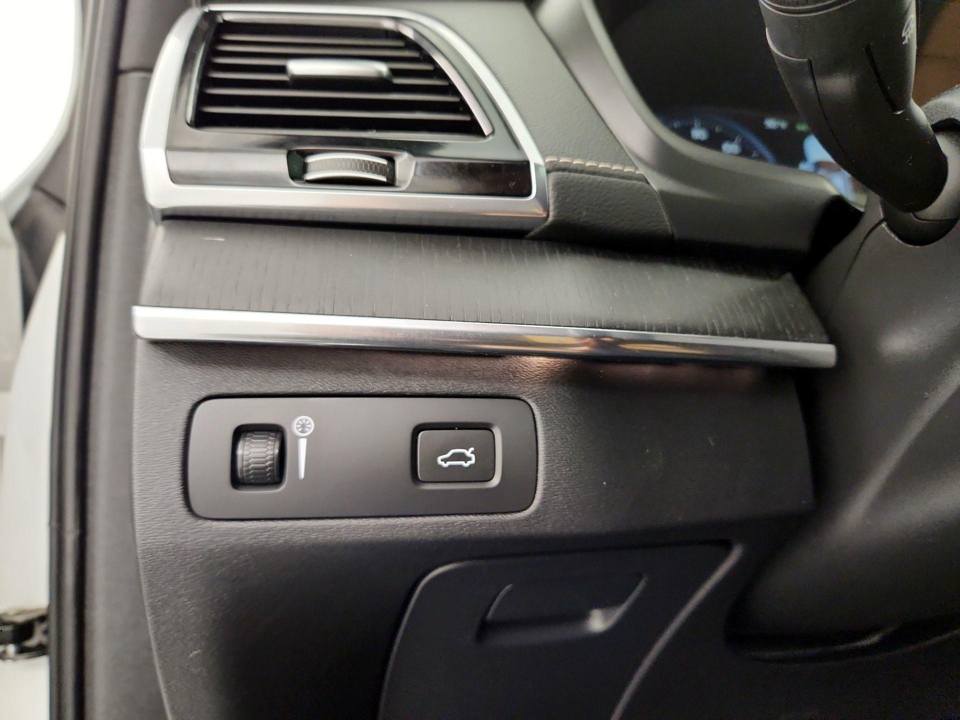 Thumbnail: 2022 Volvo XC90 - 13
