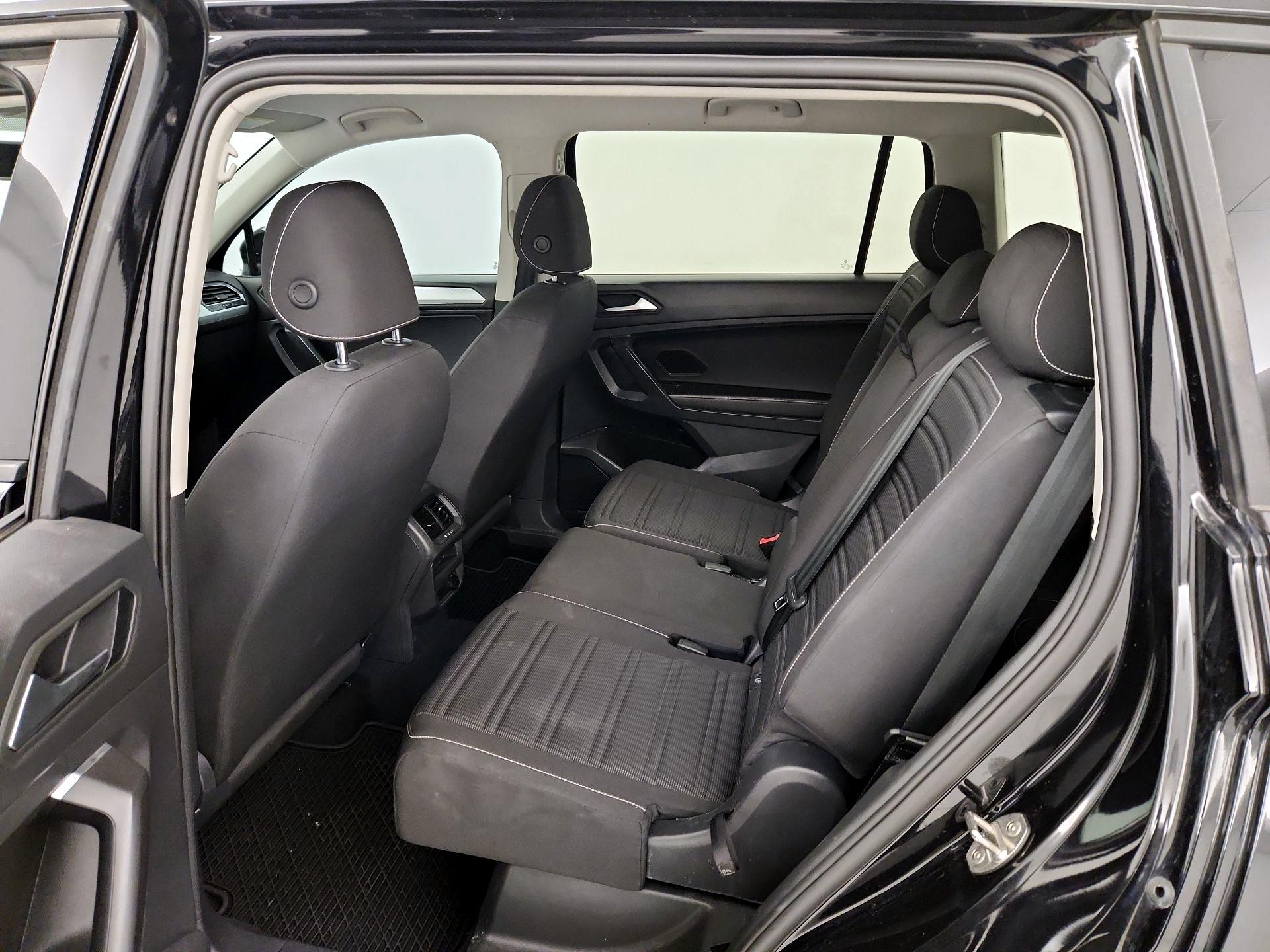 Thumbnail: 2022 Volkswagen Tiguan - 19