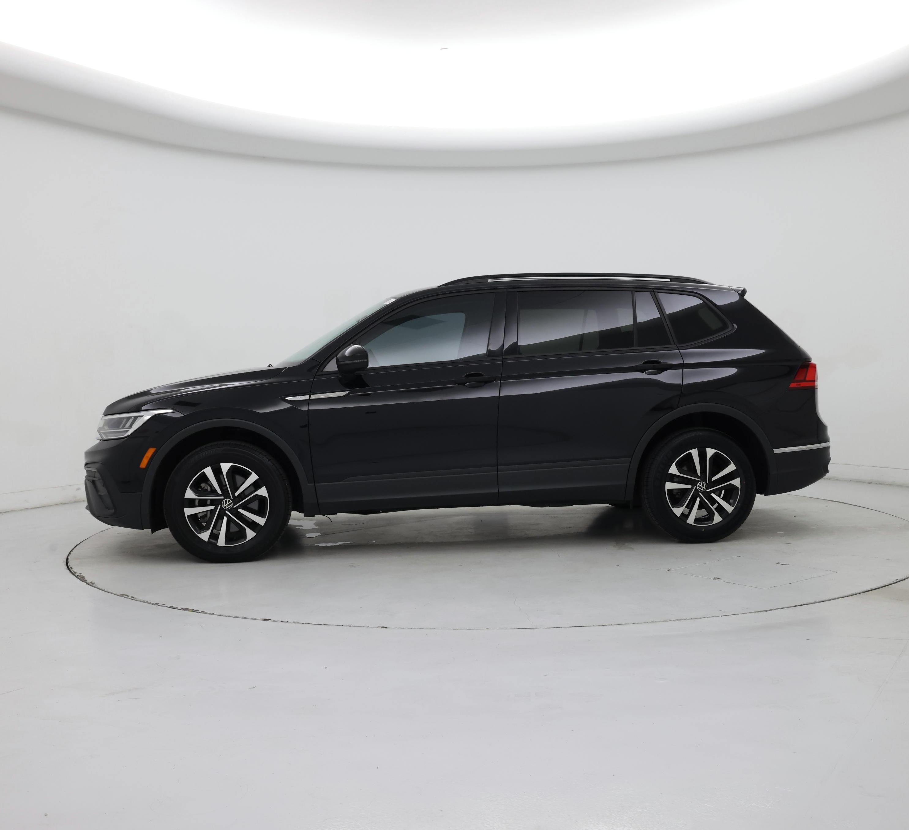 Thumbnail: 2022 Volkswagen Tiguan - 3
