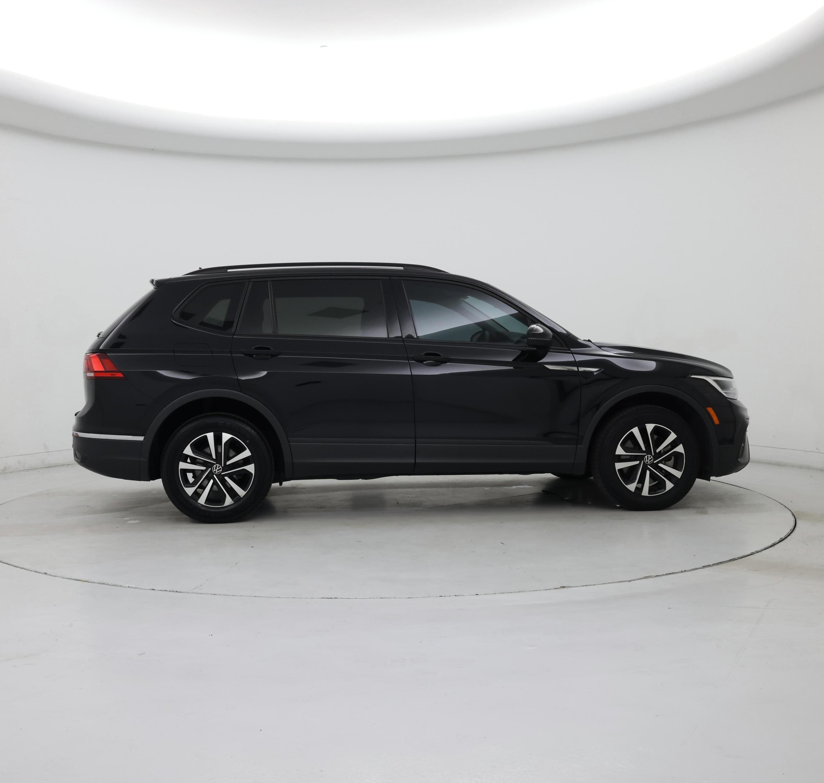 Thumbnail: 2022 Volkswagen Tiguan - 7