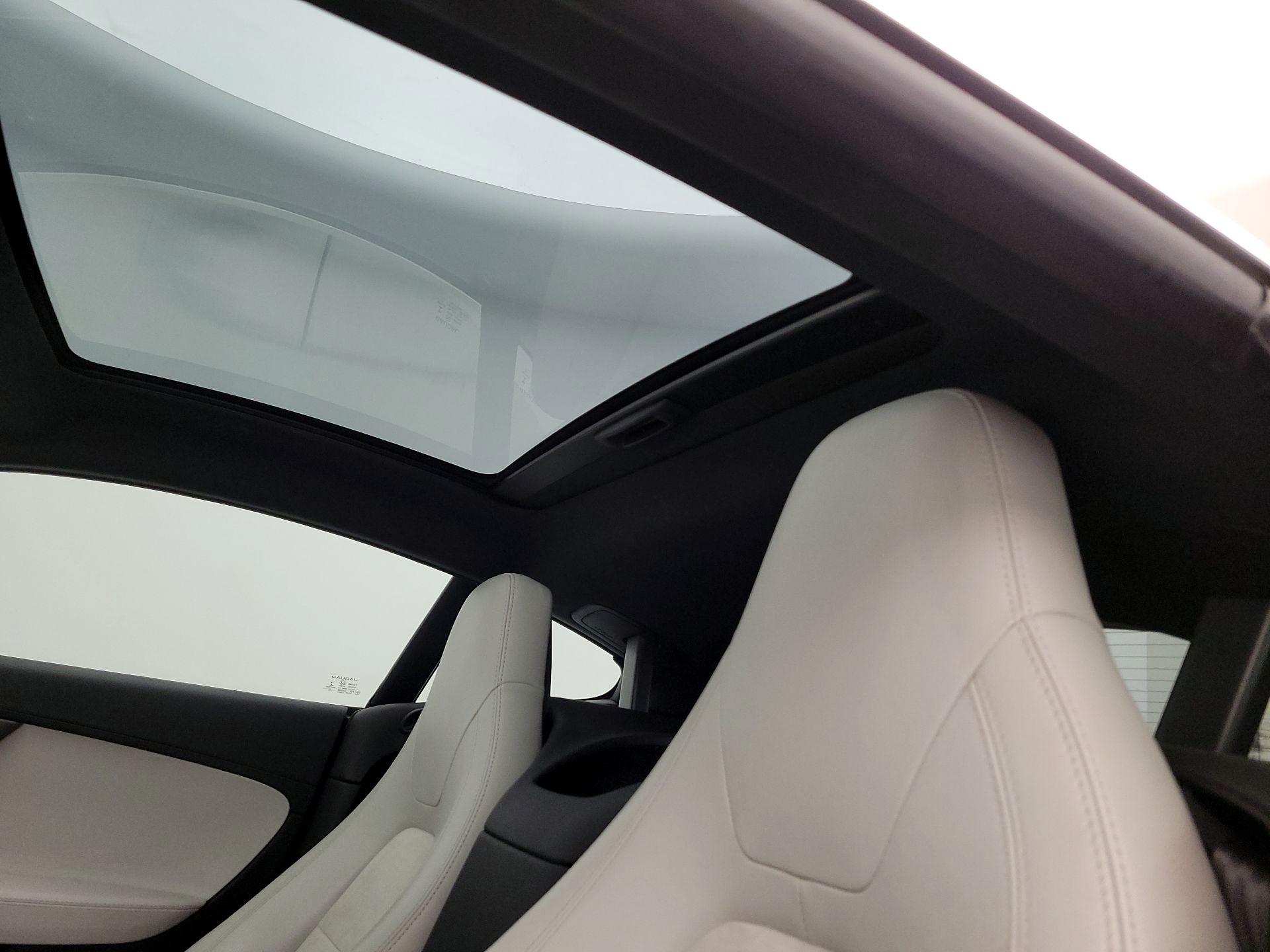 Thumbnail: 2016 Jaguar F-Type - 19