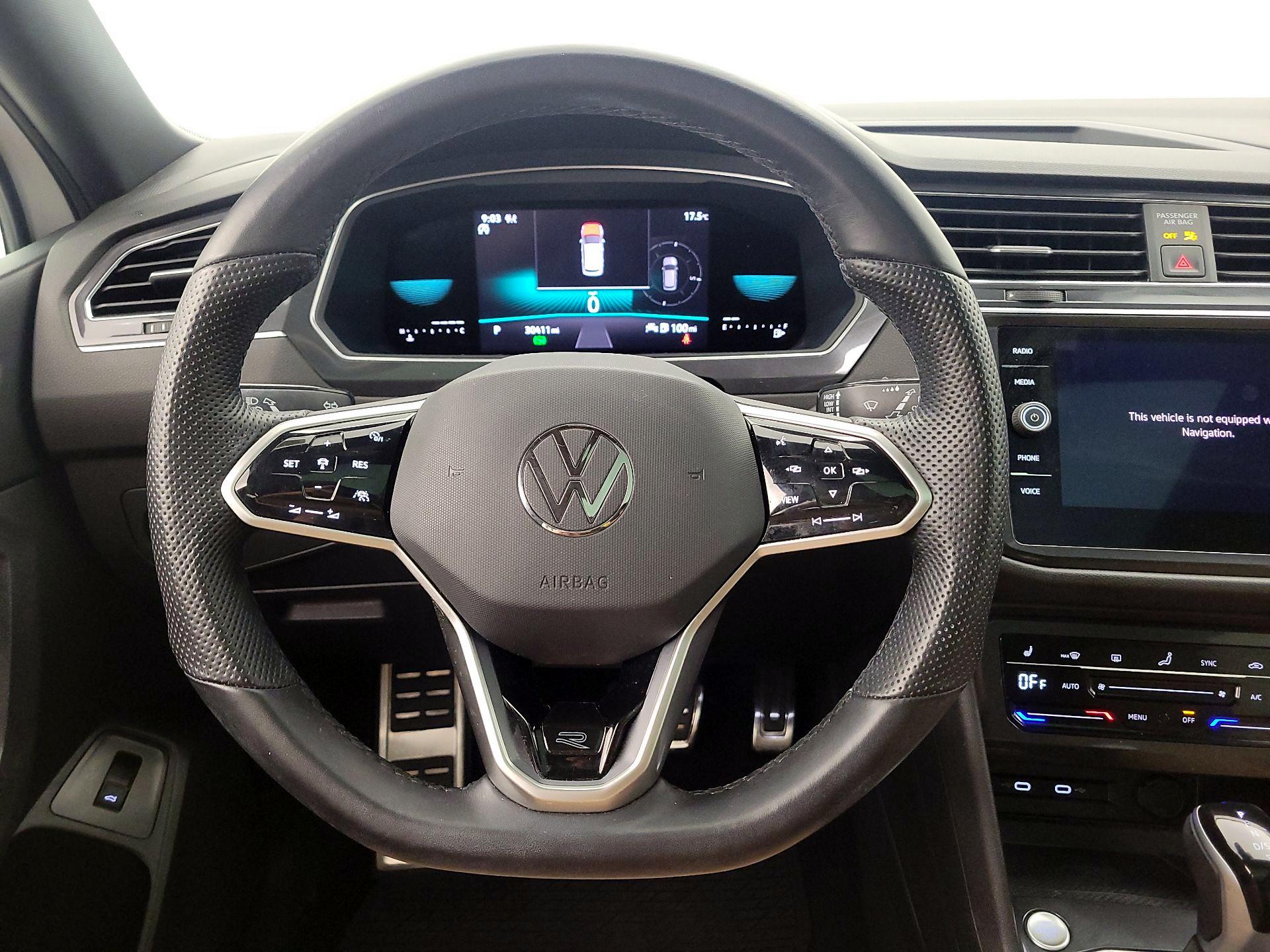 Thumbnail: 2022 Volkswagen Tiguan - 10
