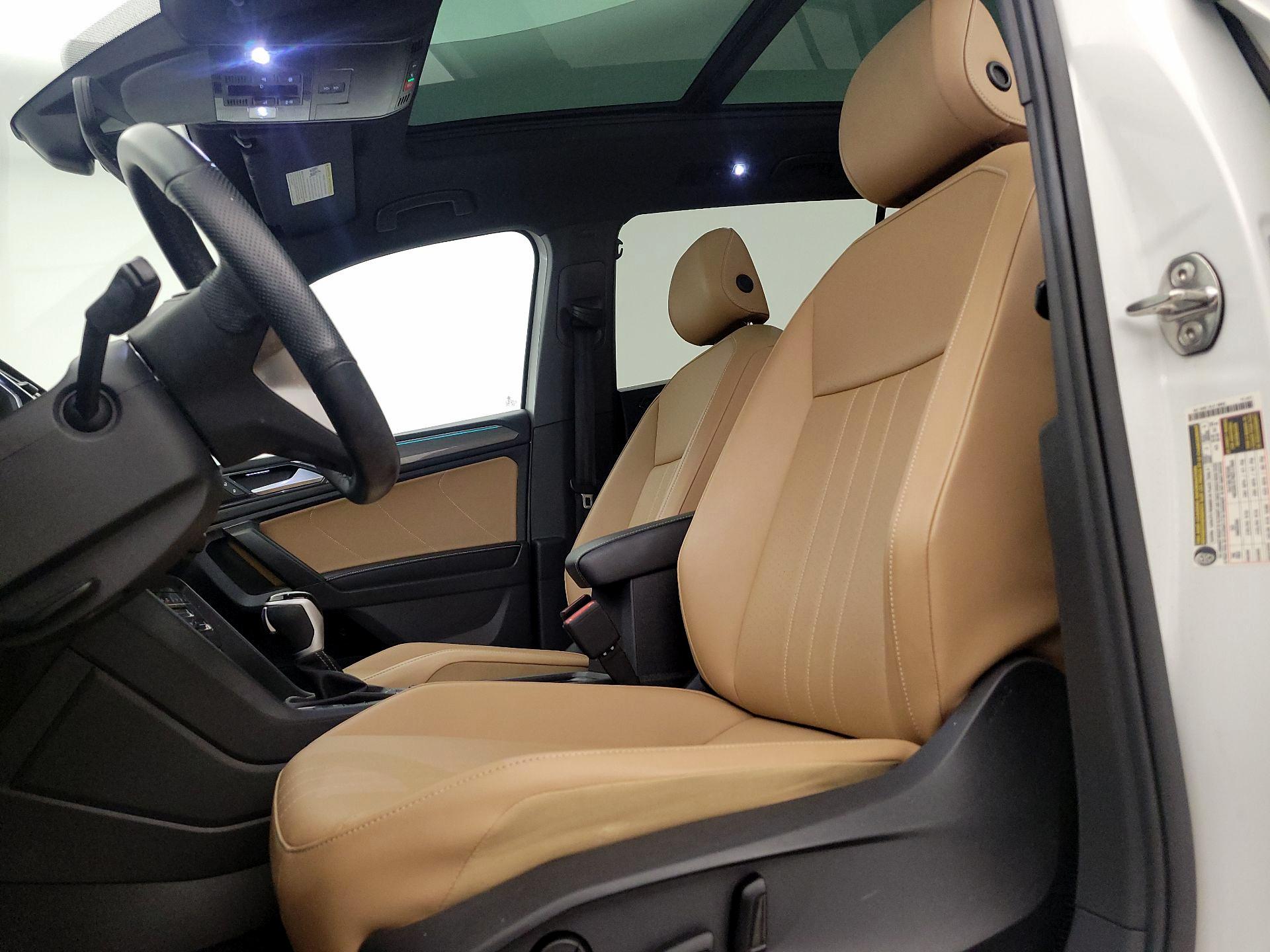 Thumbnail: 2022 Volkswagen Tiguan - 19