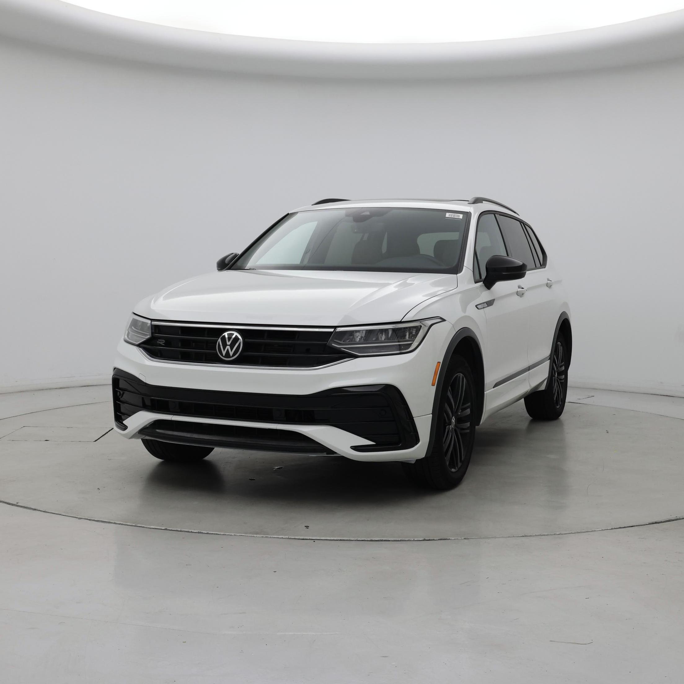 Thumbnail: 2022 Volkswagen Tiguan - 4
