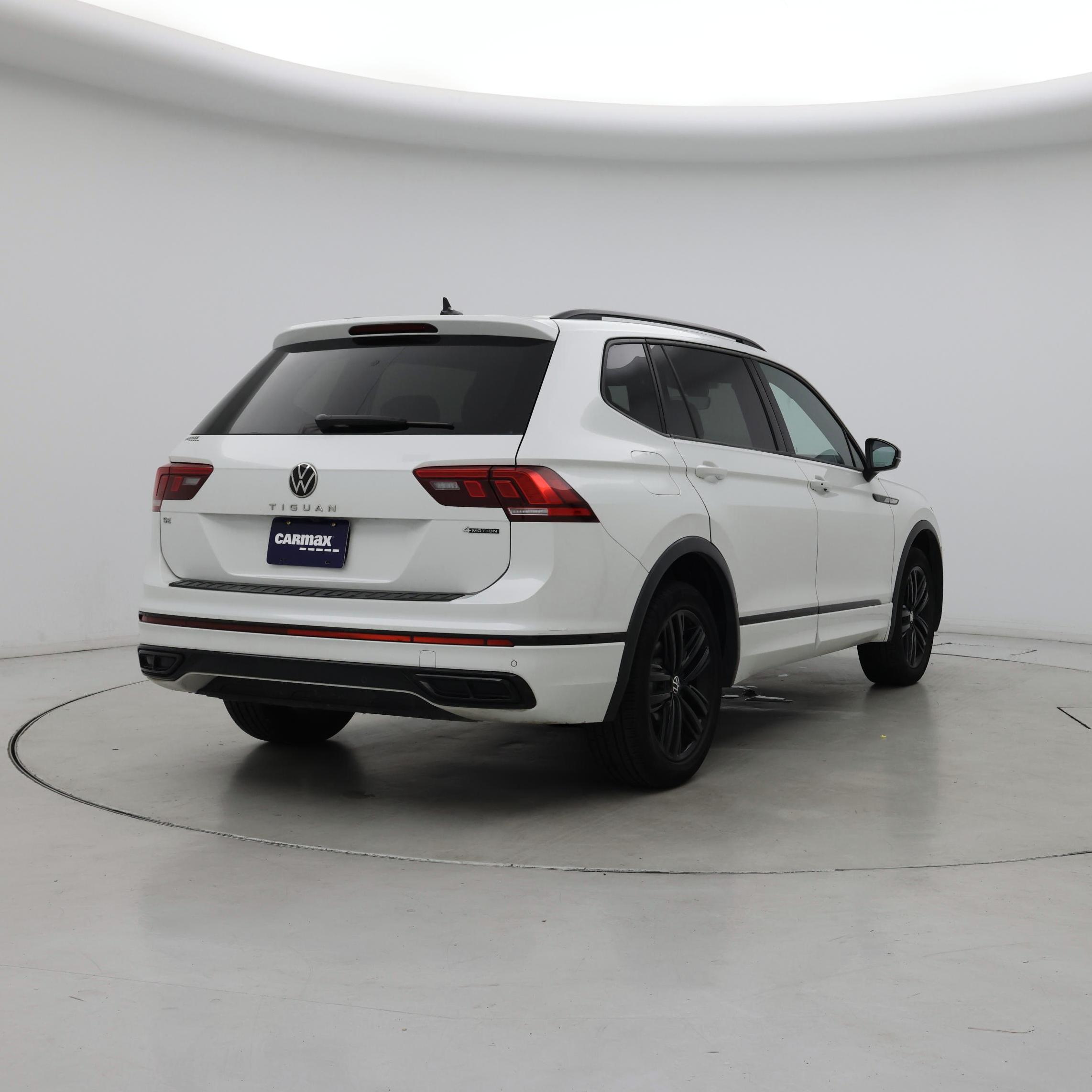 Thumbnail: 2022 Volkswagen Tiguan - 8