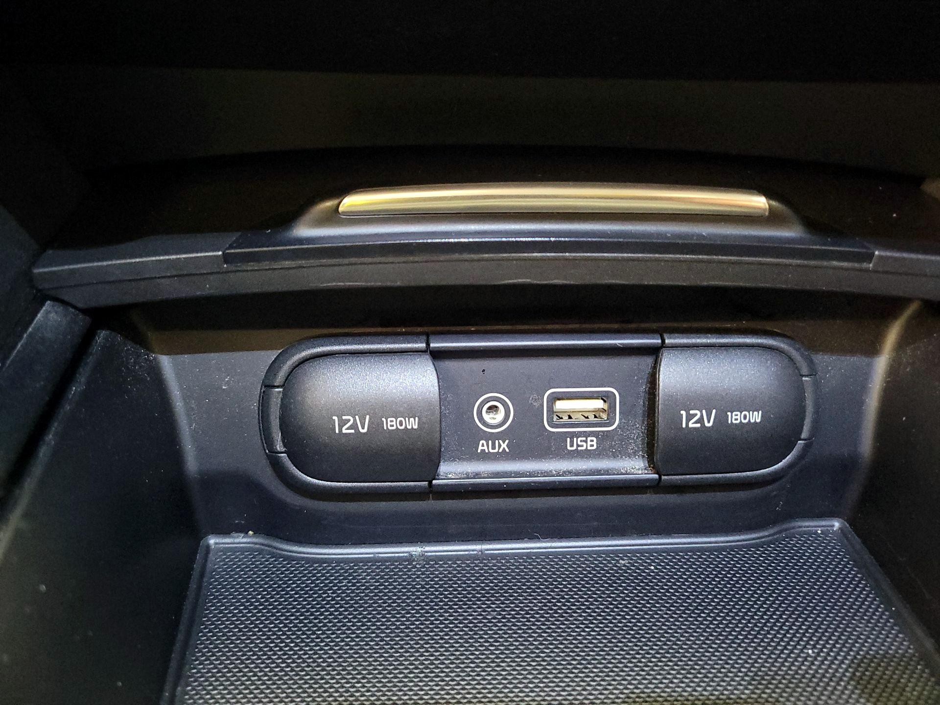 Thumbnail: 2018 Kia Optima - 18