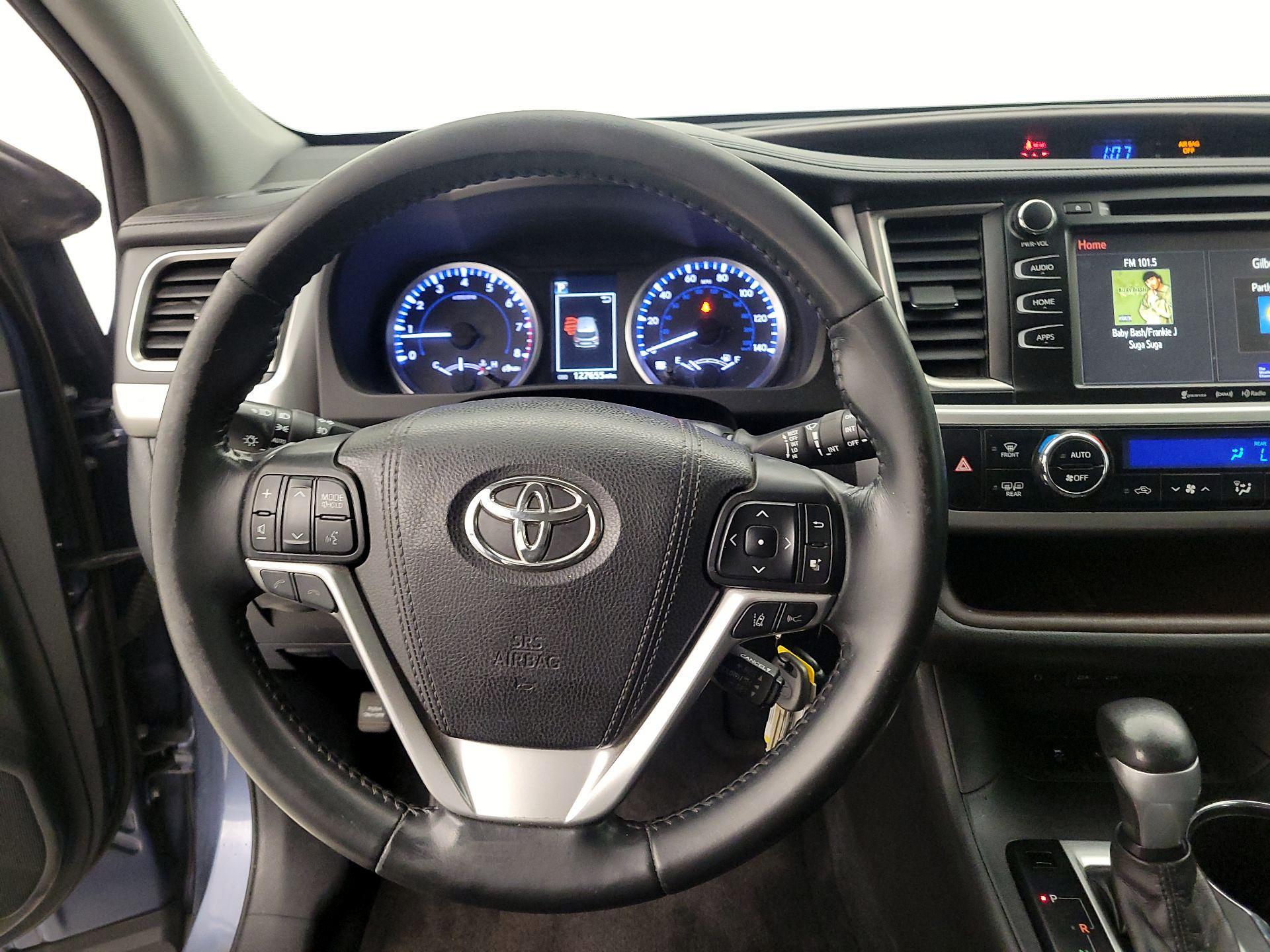 Thumbnail: 2017 Toyota Highlander - 10