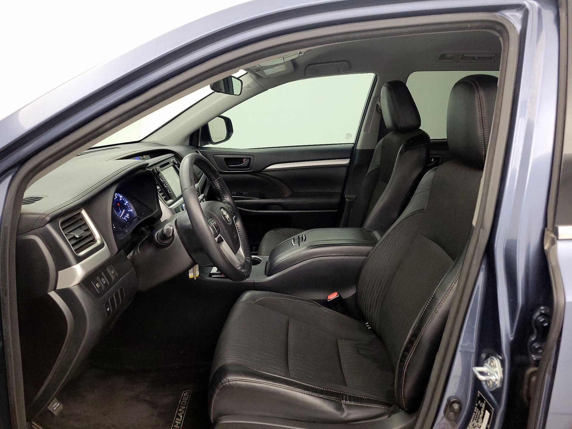Thumbnail: 2017 Toyota Highlander - 11