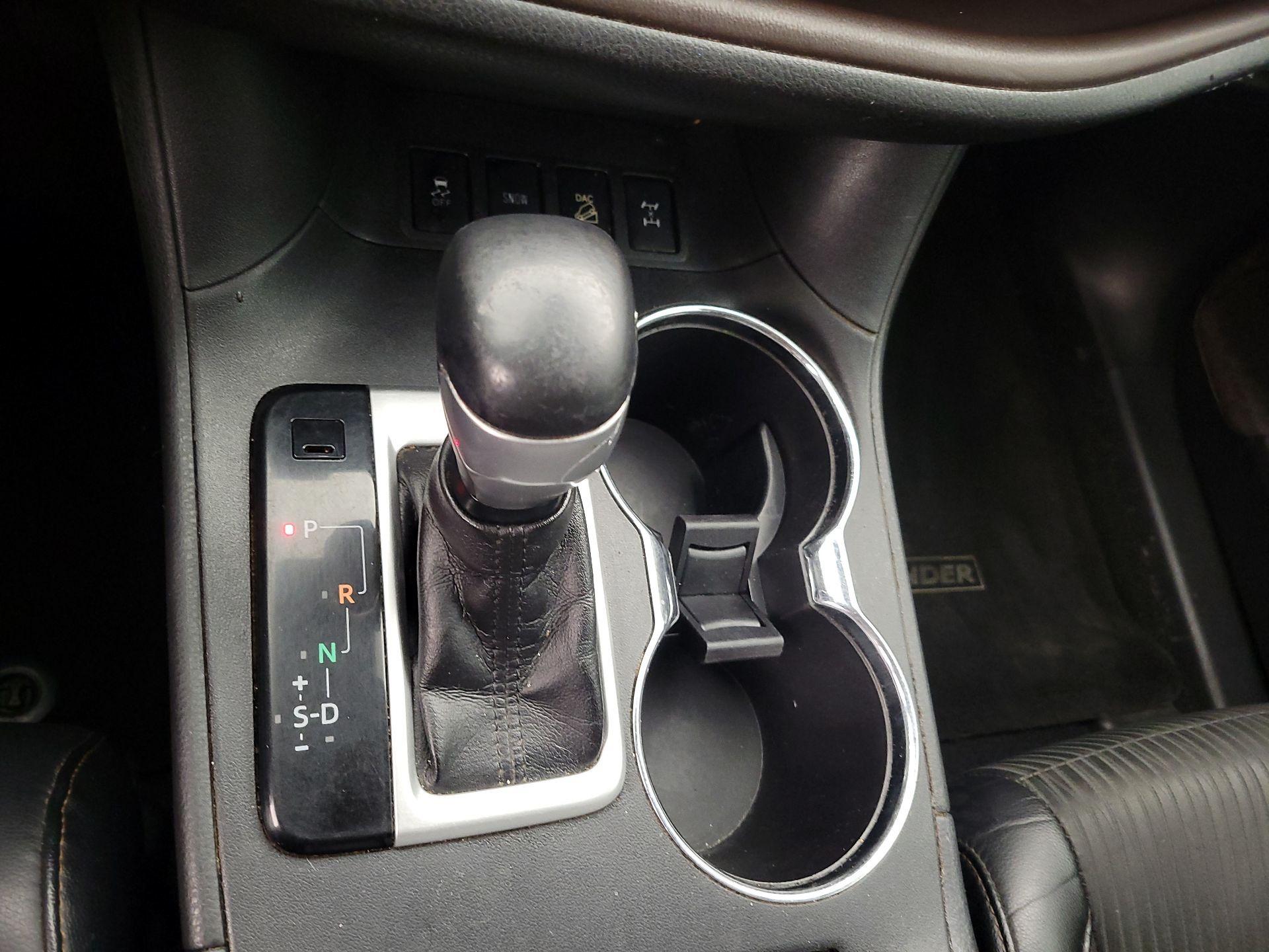 Thumbnail: 2017 Toyota Highlander - 17