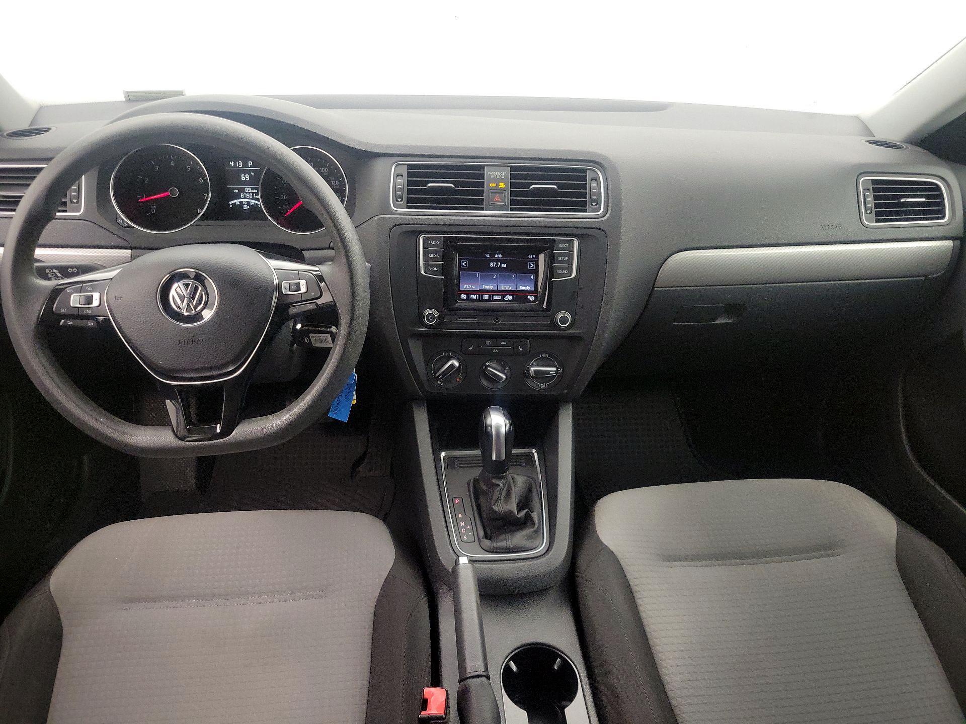 Thumbnail: 2017 Volkswagen Jetta - 9