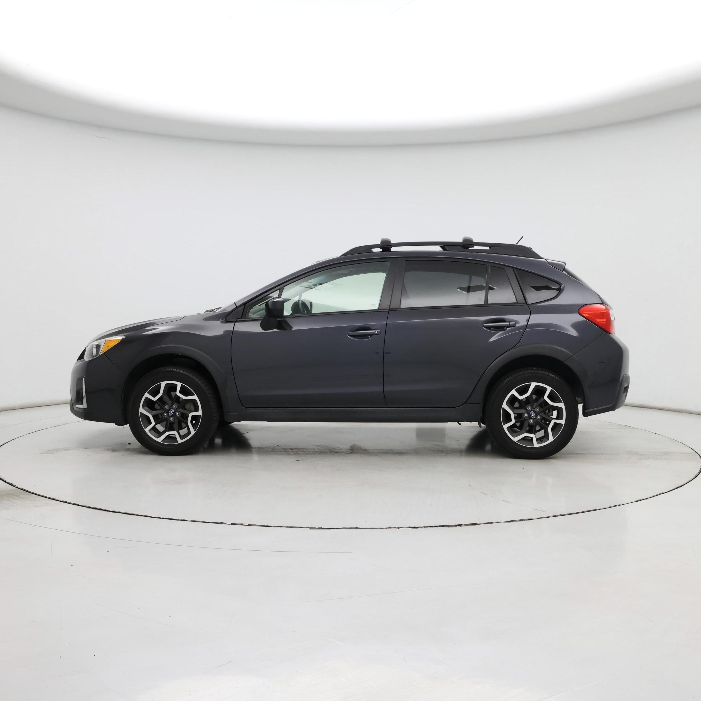 Thumbnail: 2017 Subaru Crosstrek - 3