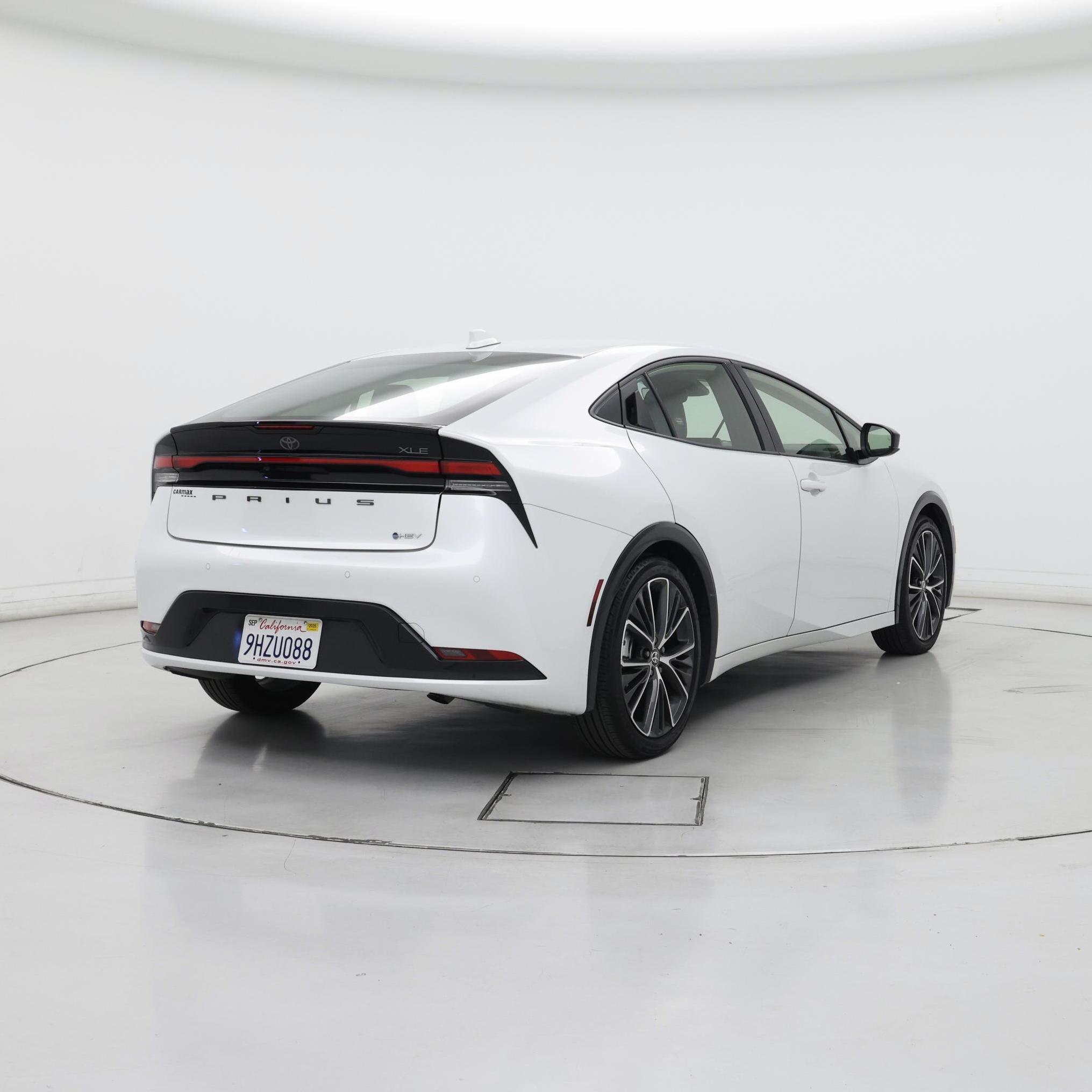 Thumbnail: 2023 Toyota Prius - 8