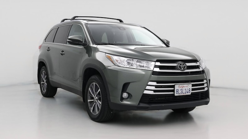 2019 Toyota Highlander XLE Hero Image