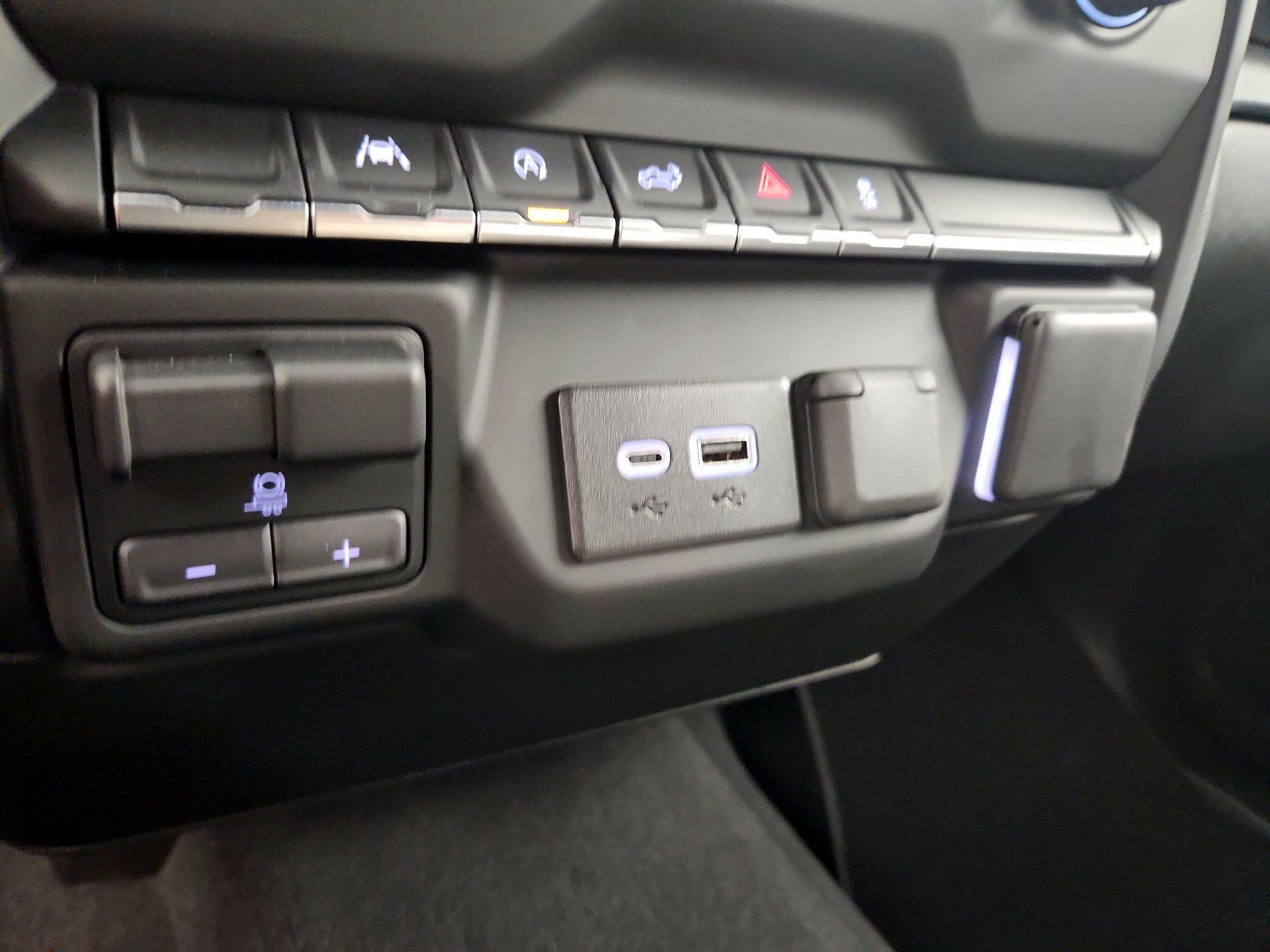 Thumbnail: 2024 Chevrolet Silverado 1500 - 18