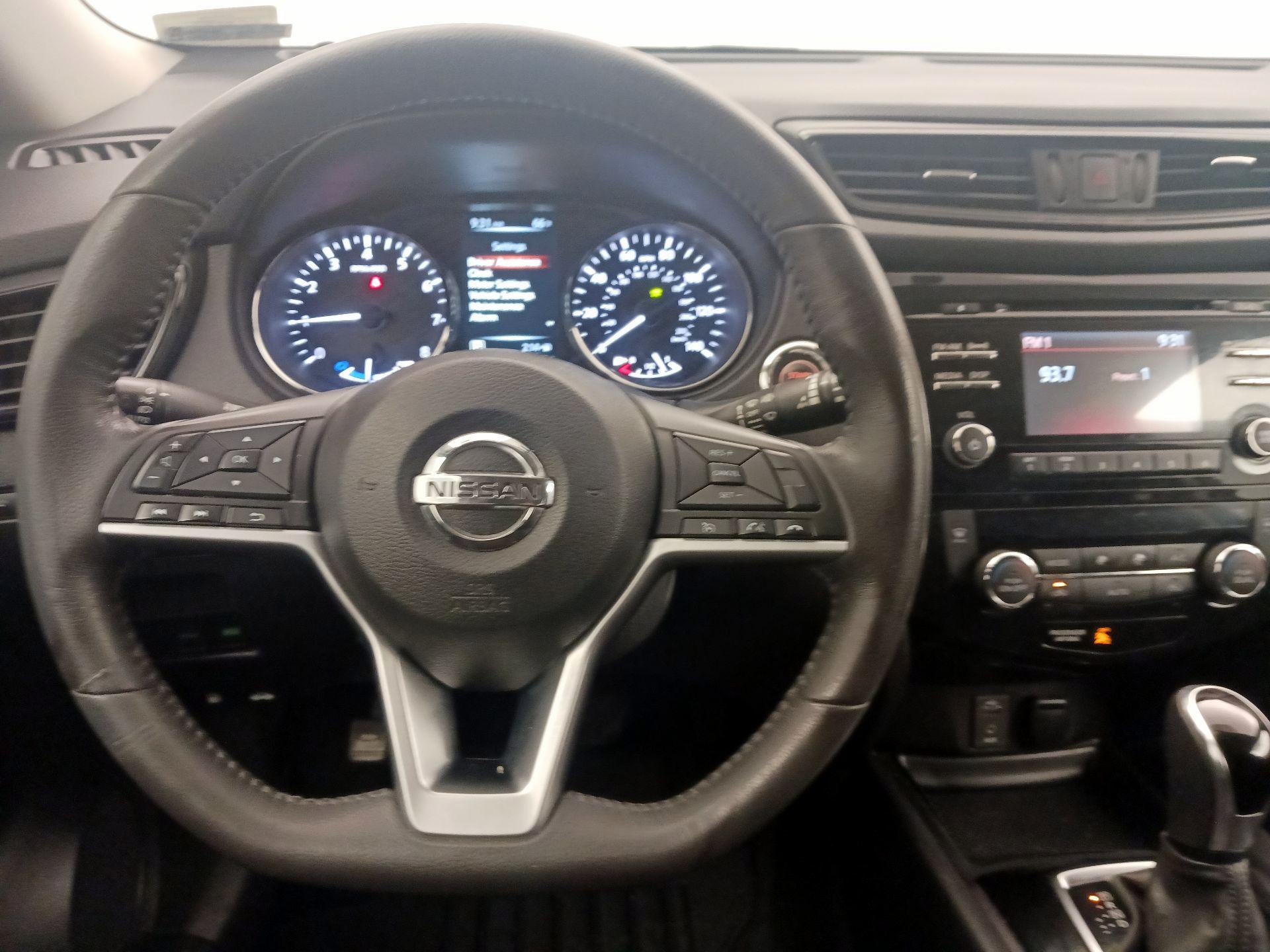 Thumbnail: 2017 Nissan Rogue - 10