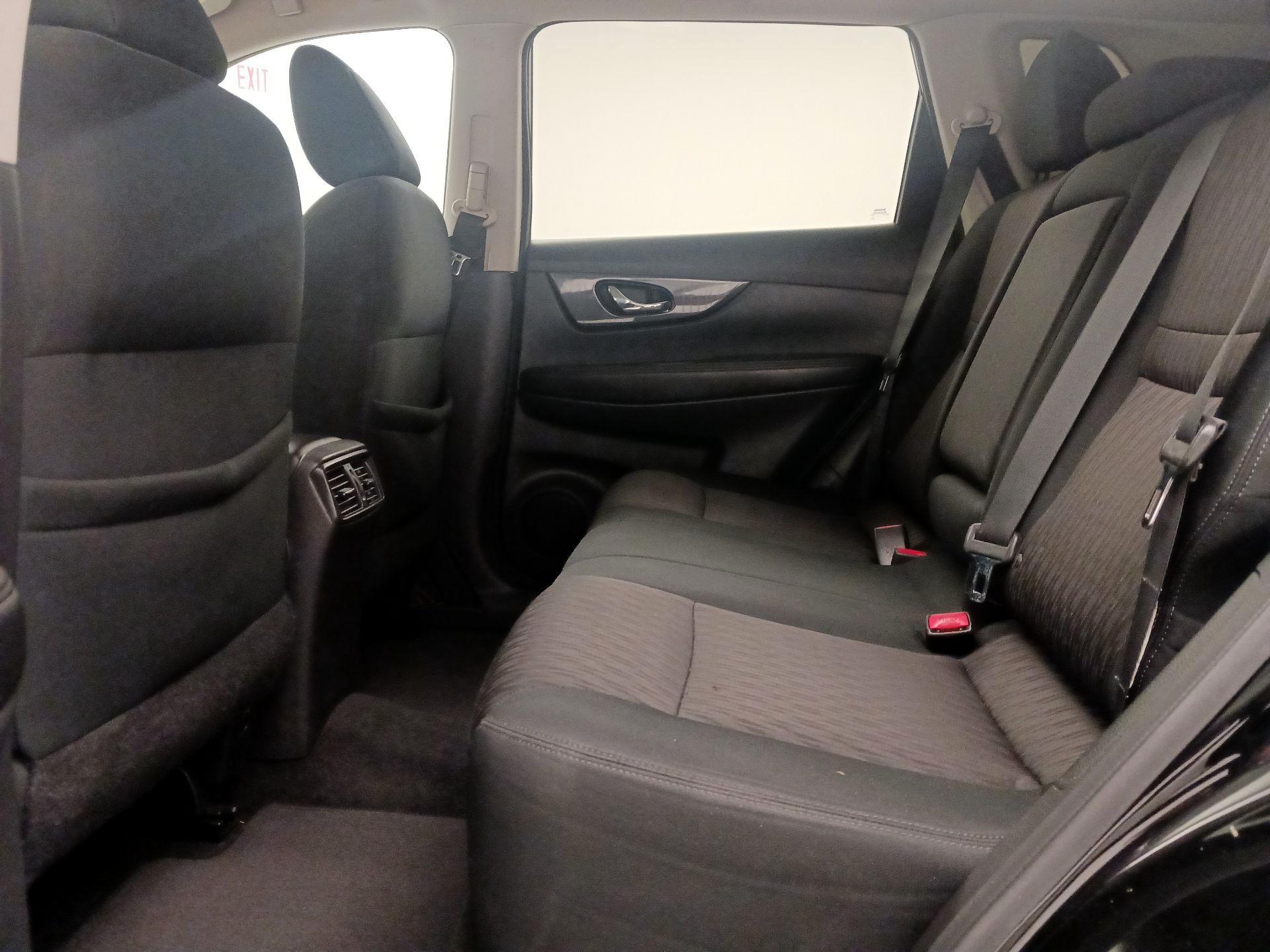 Thumbnail: 2017 Nissan Rogue - 19