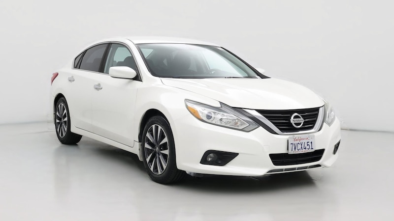 2016 Nissan Altima SV Hero Image