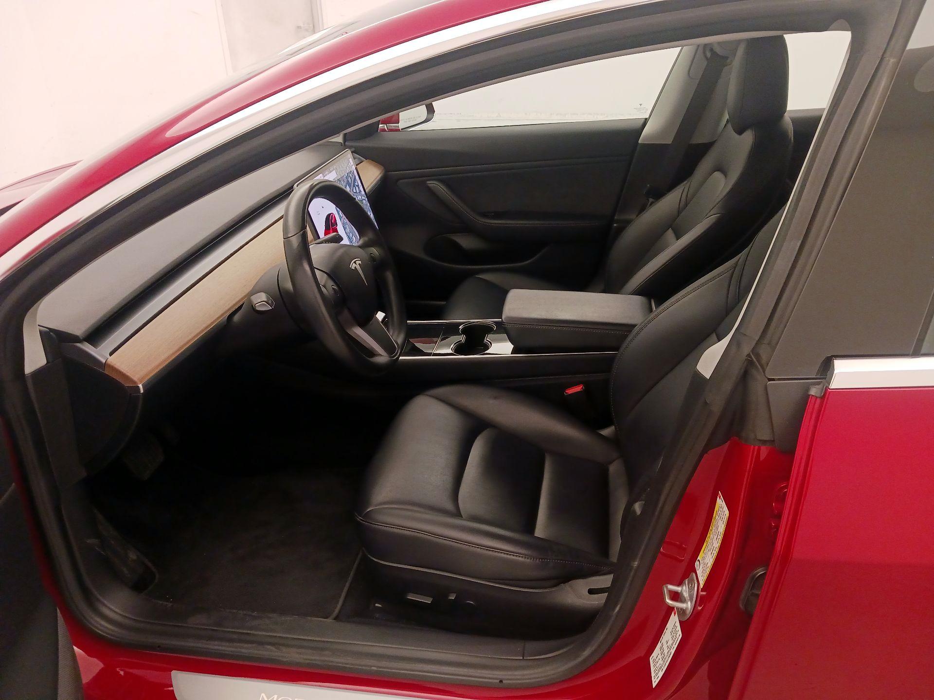 Thumbnail: 2018 Tesla Model 3 - 11