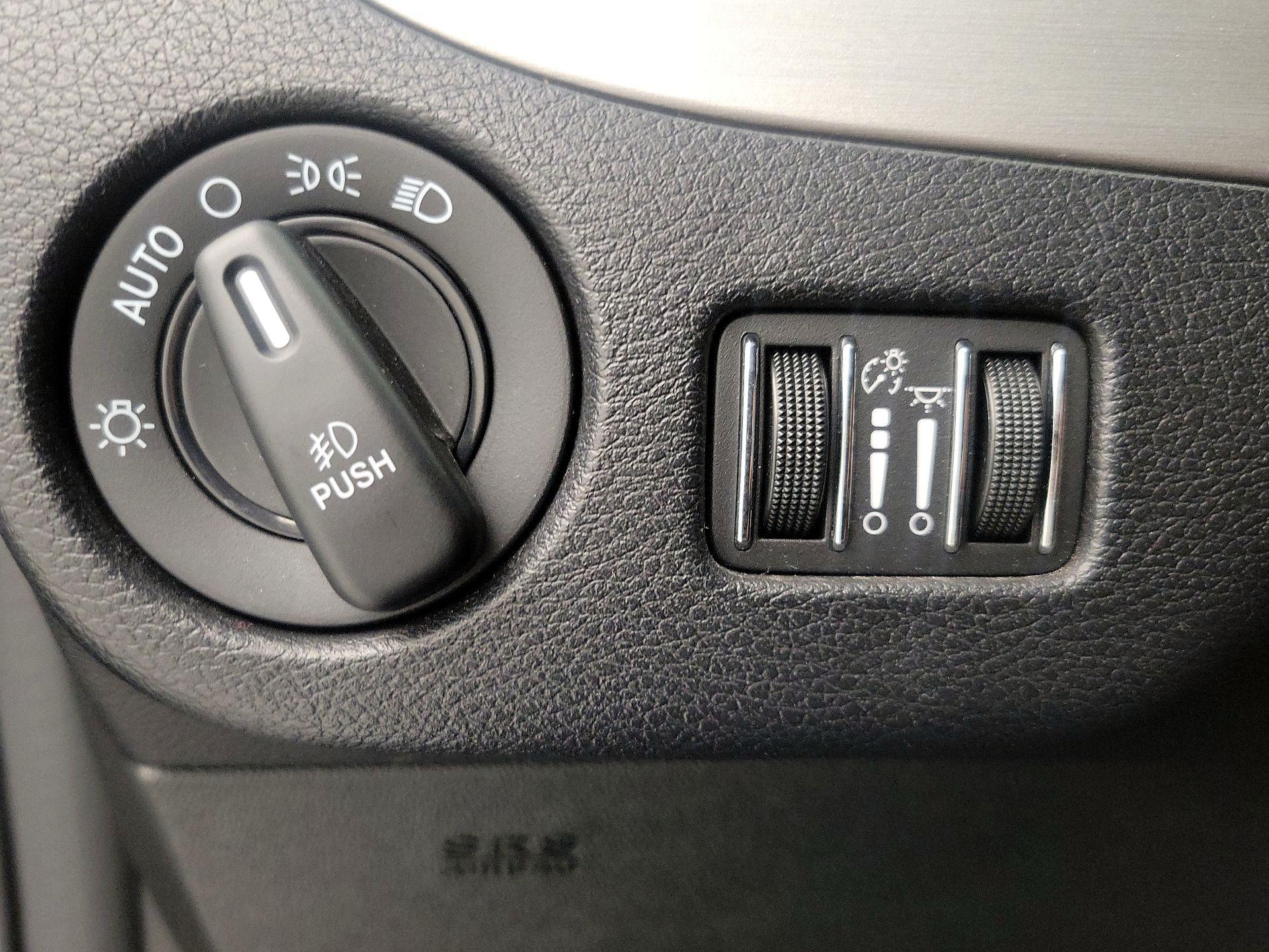 Thumbnail: 2019 Dodge Grand Caravan - 13