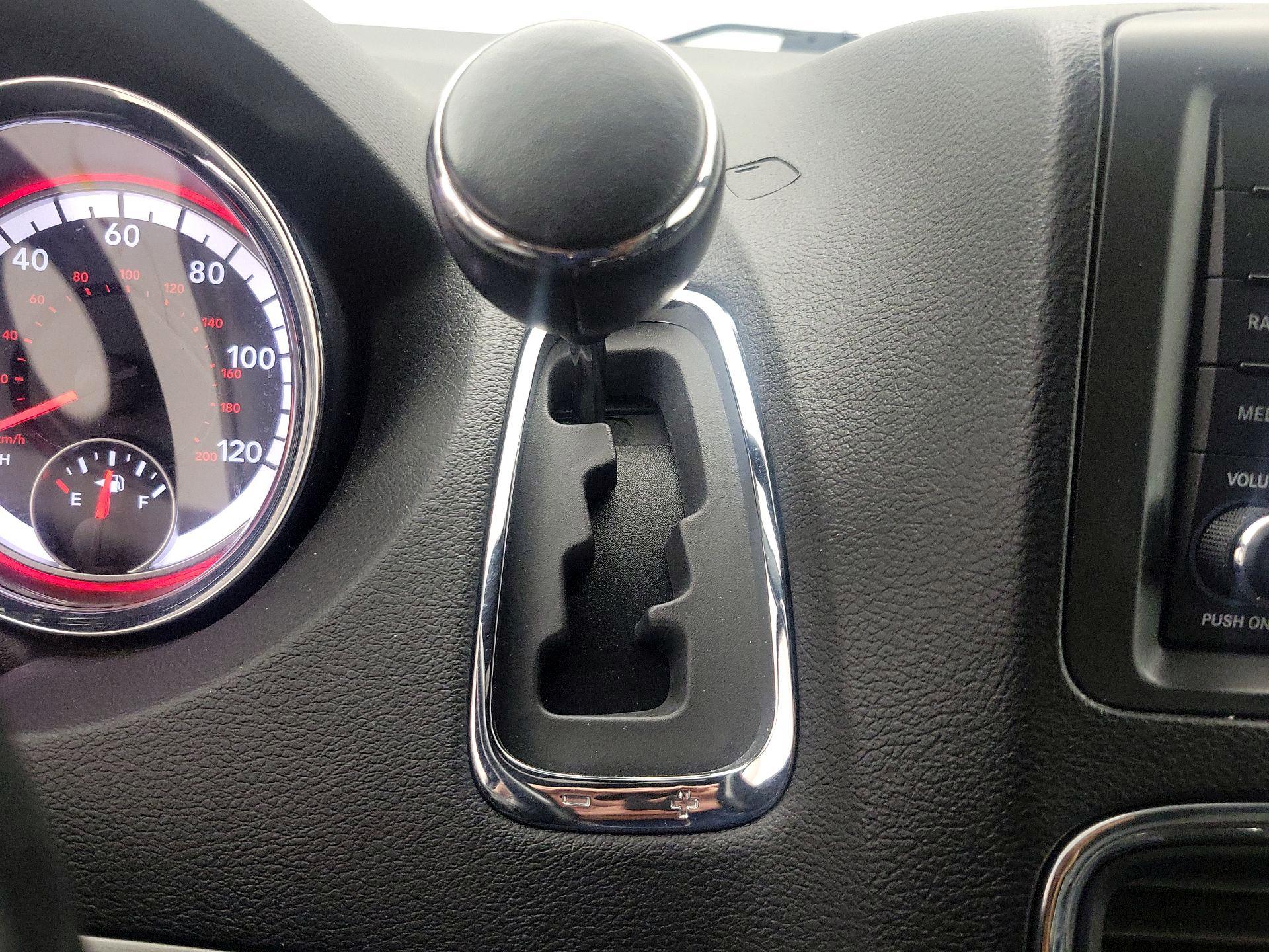 Thumbnail: 2019 Dodge Grand Caravan - 17