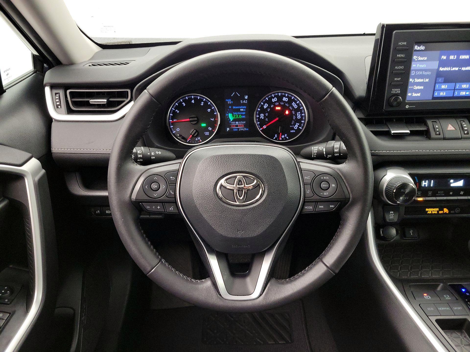 Thumbnail: 2022 Toyota RAV4 - 10