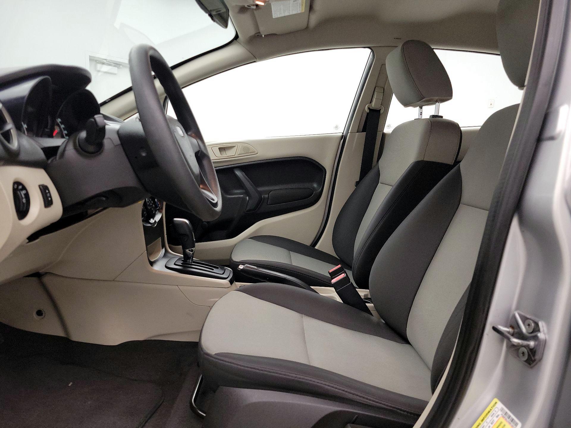 Thumbnail: 2013 Ford Fiesta - 11