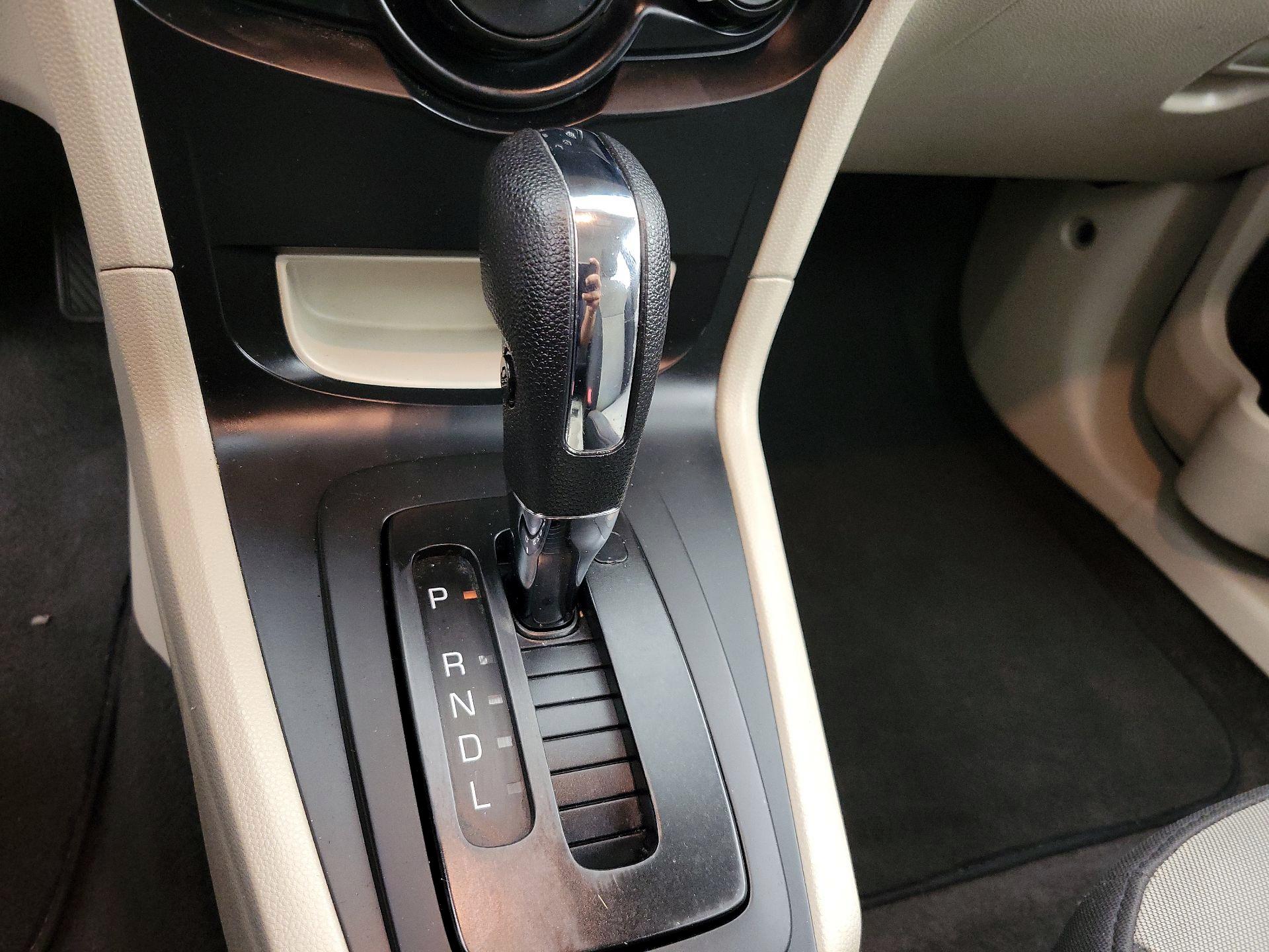 Thumbnail: 2013 Ford Fiesta - 16